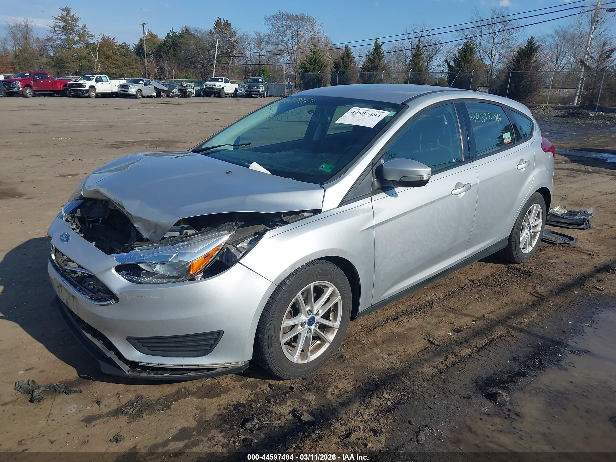 FORD FOCUS image 2