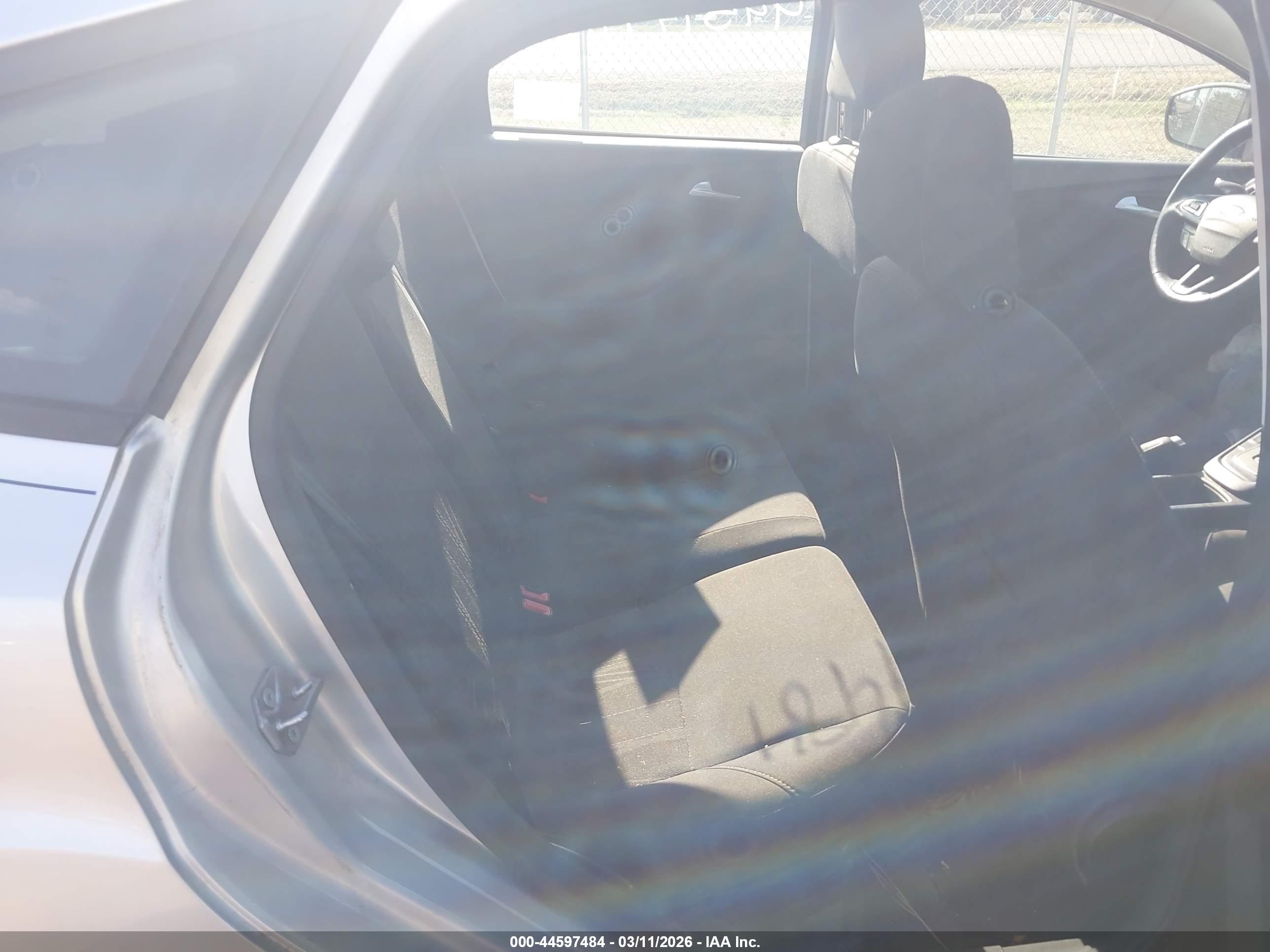 FORD FOCUS image 8