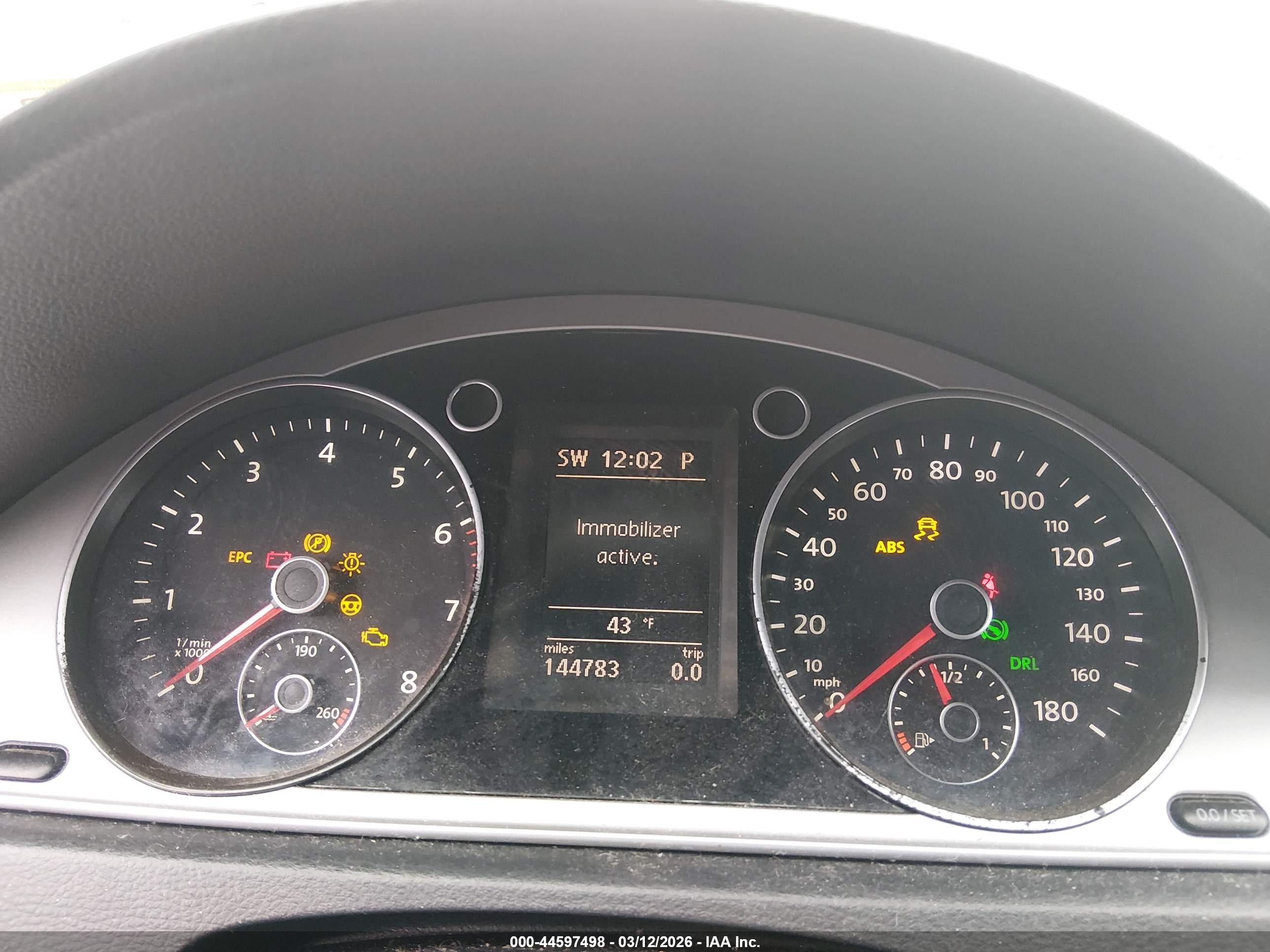 VOLKSWAGEN CC image 7
