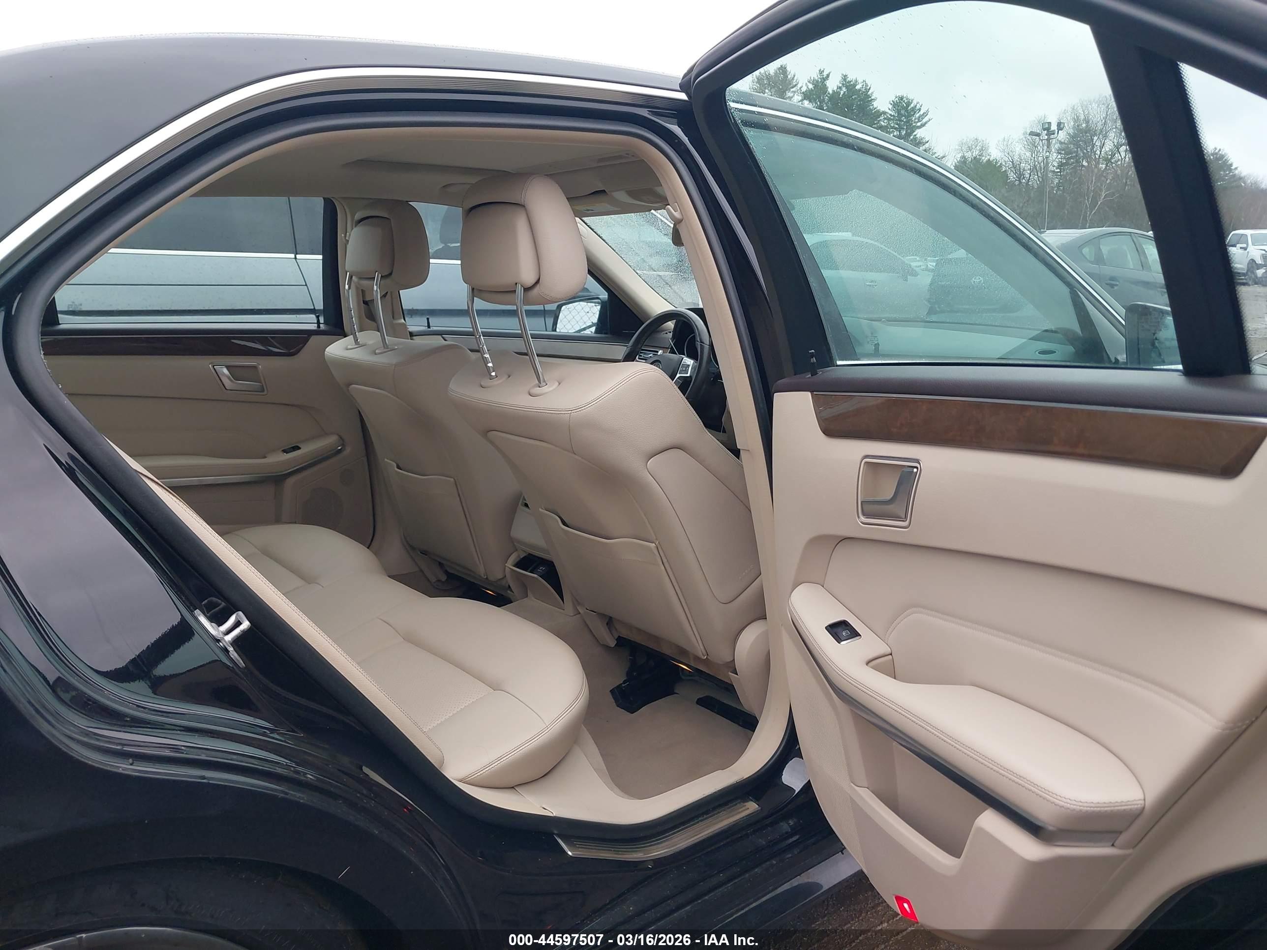 MERCEDES-BENZ E image 8