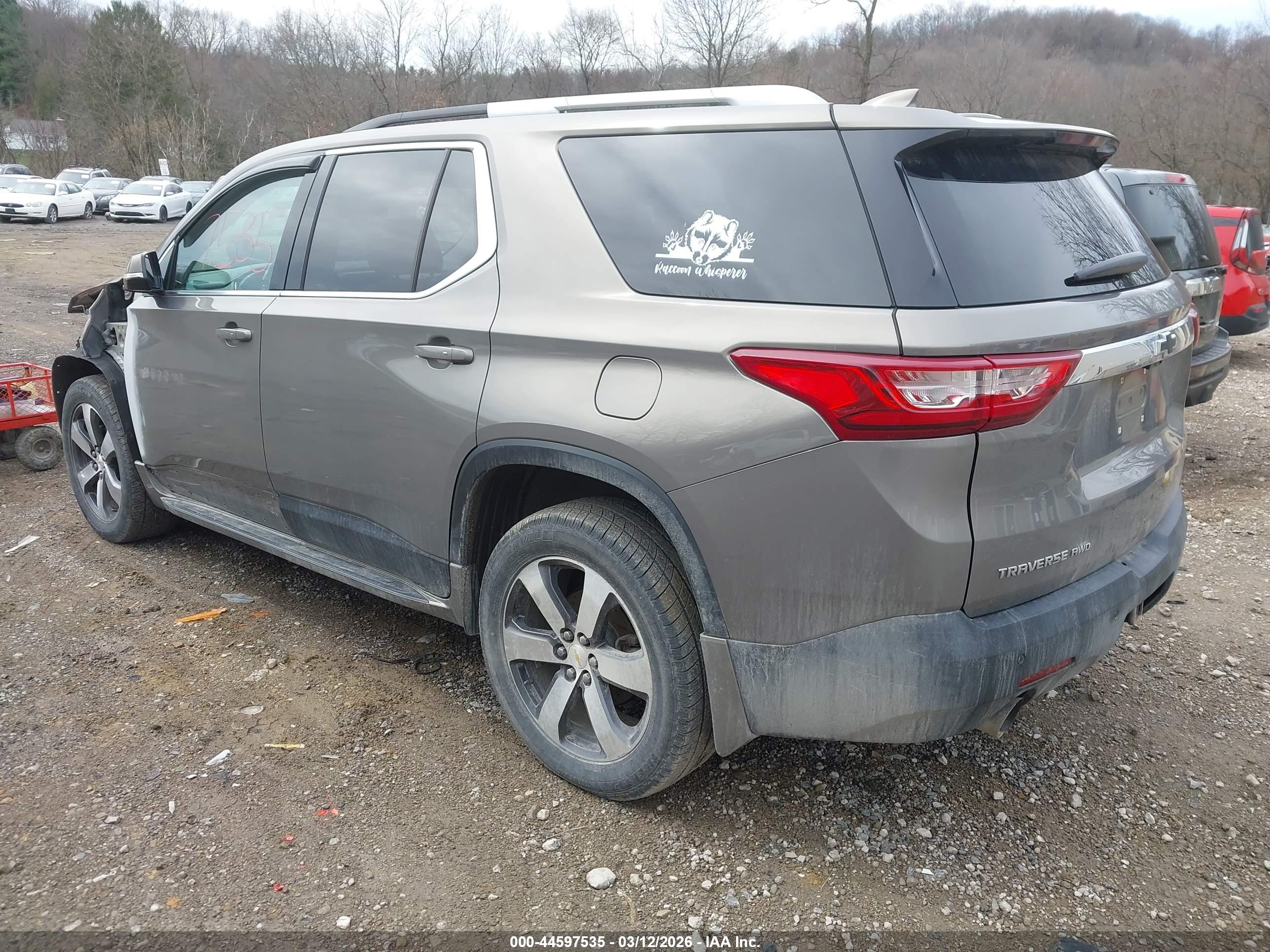 CHEVROLET TRAVERSE image 3