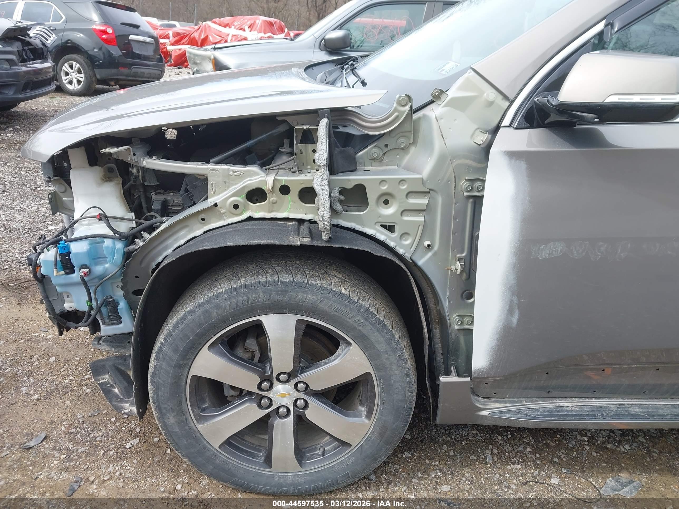 CHEVROLET TRAVERSE image 6