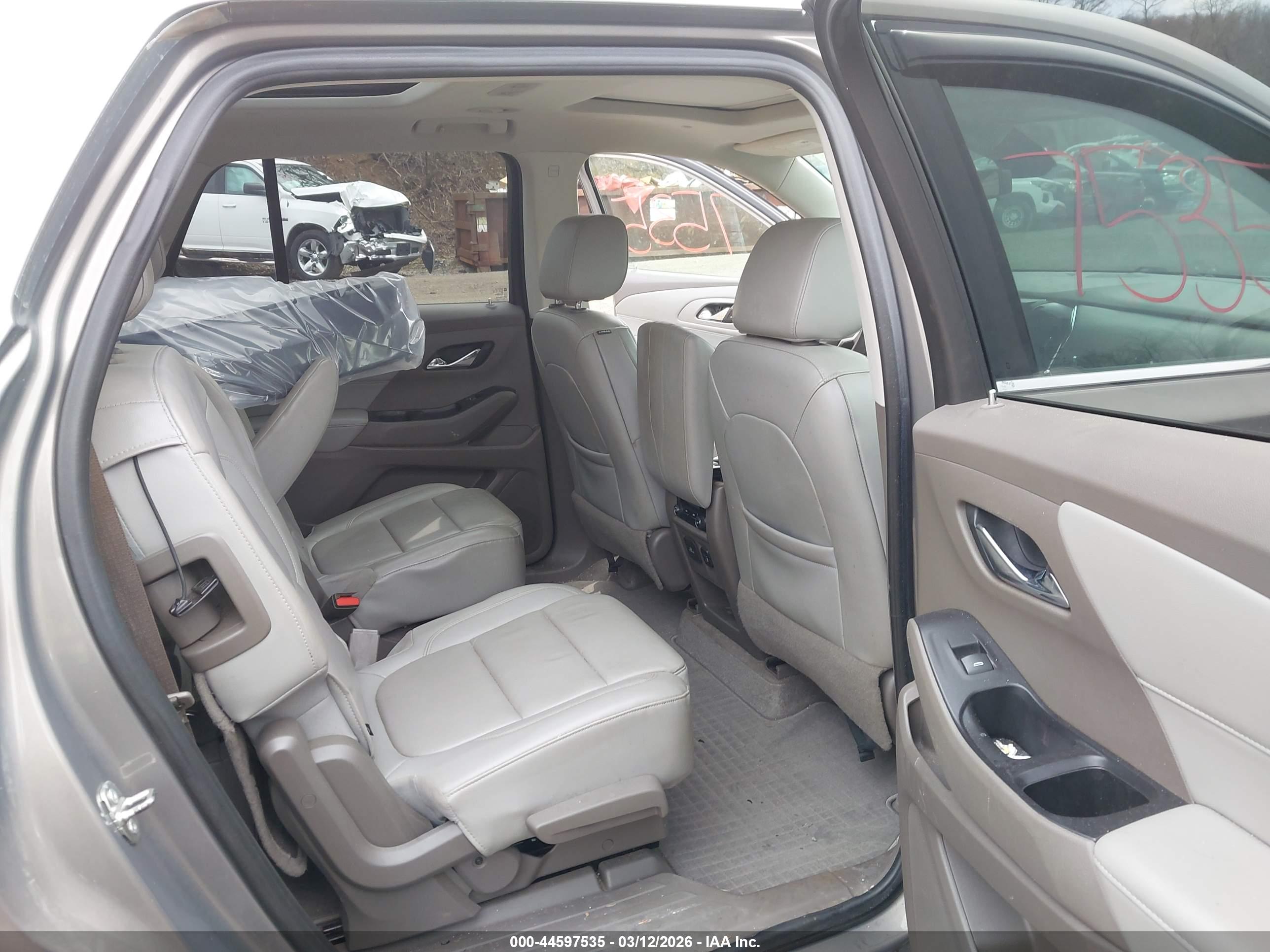 CHEVROLET TRAVERSE image 8