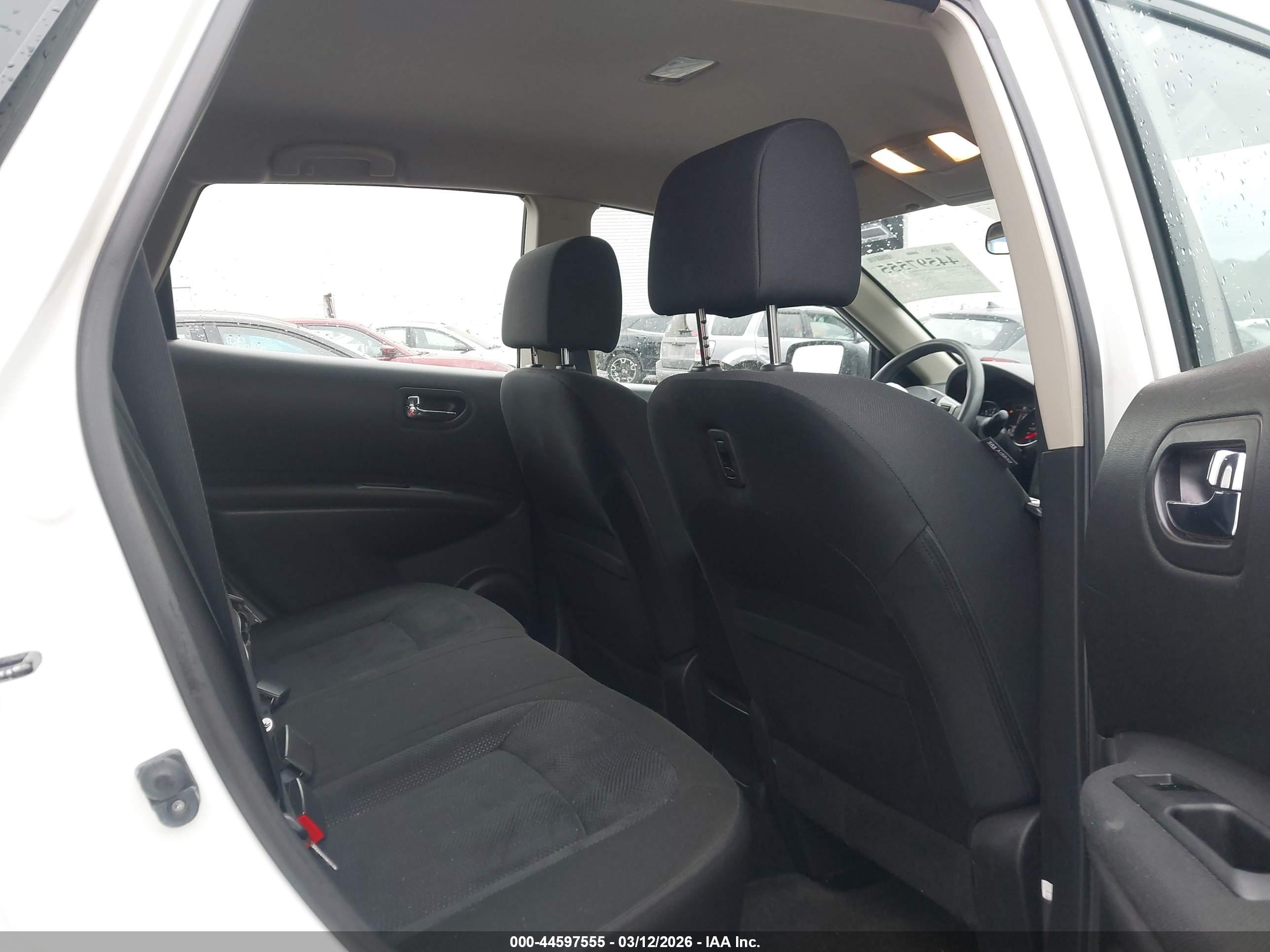 NISSAN ROGUE image 8