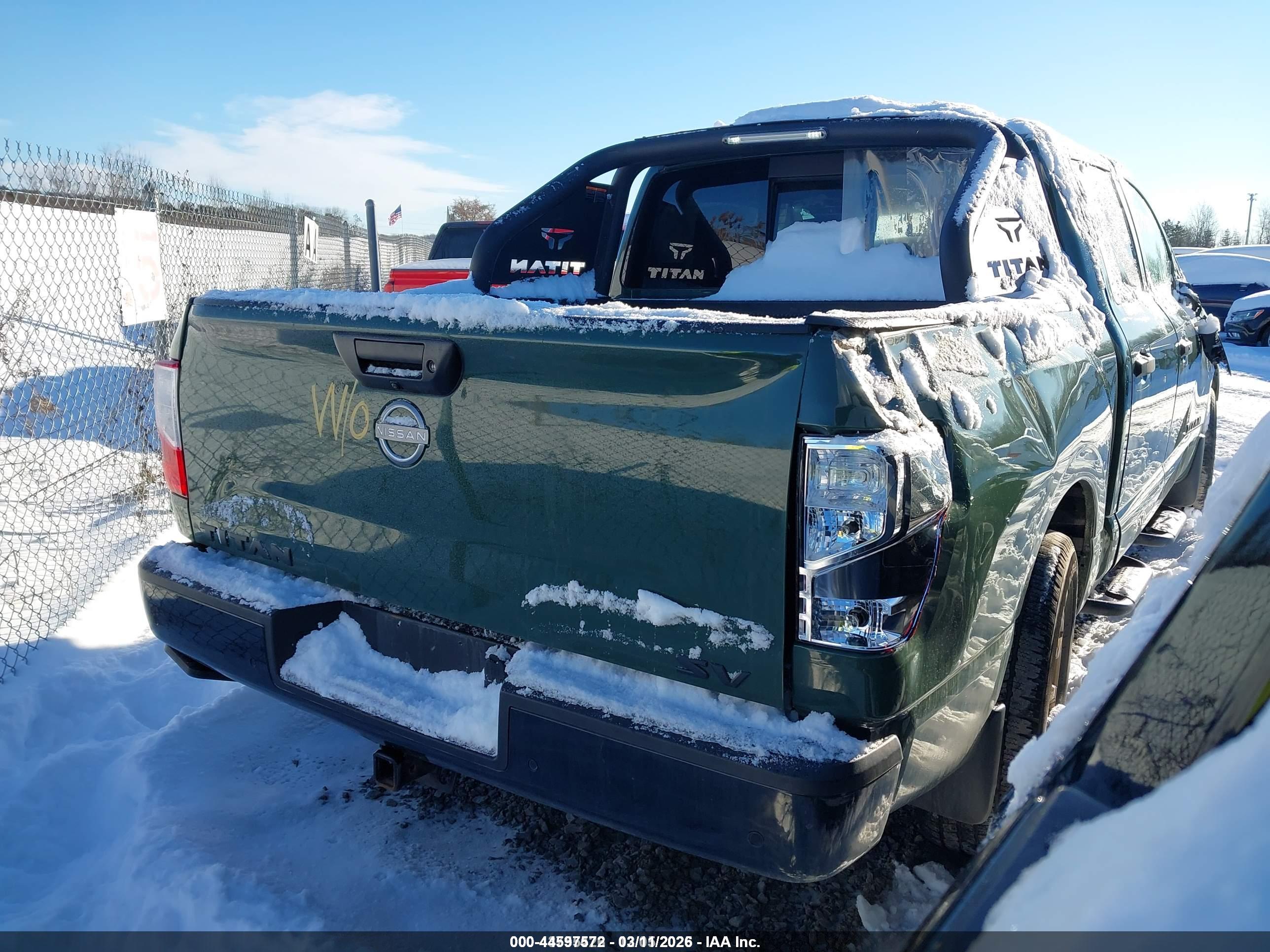 NISSAN TITAN image 4