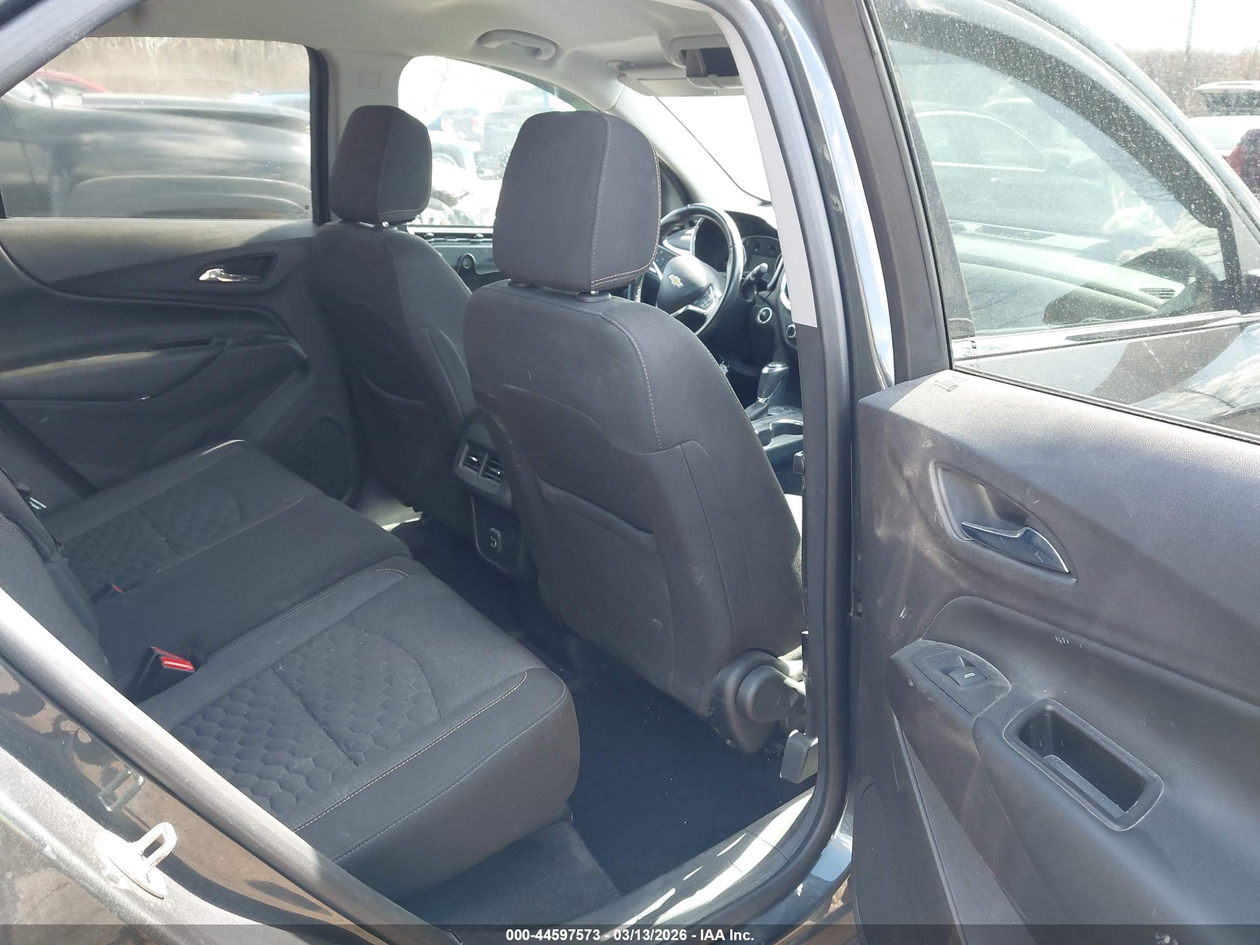 CHEVROLET EQUINOX image 8