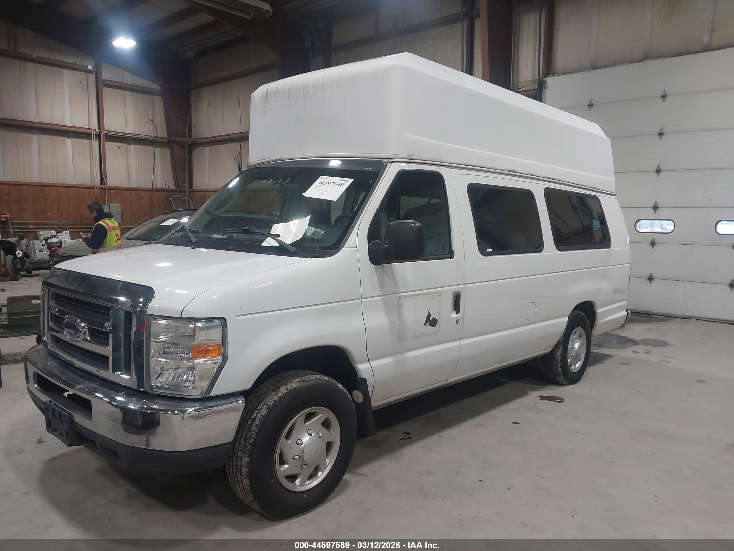 FORD E-350 image 2