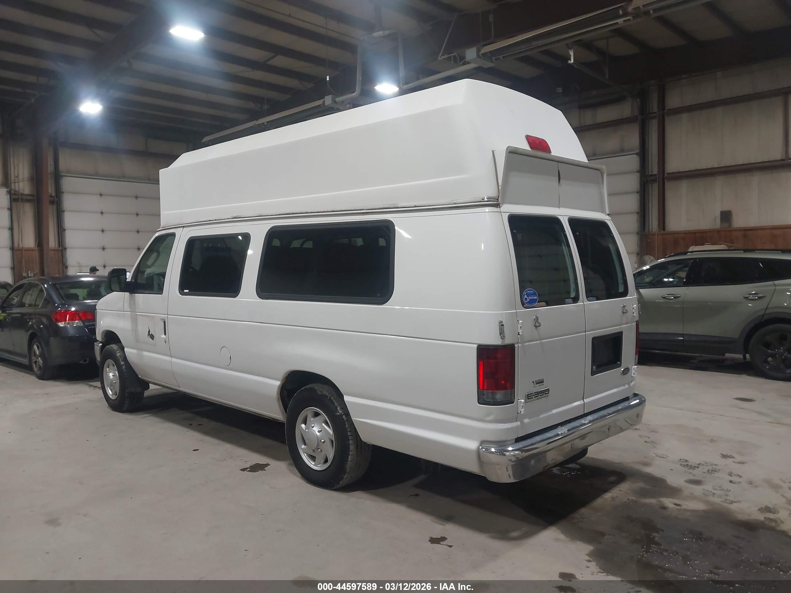 FORD E-350 image 3