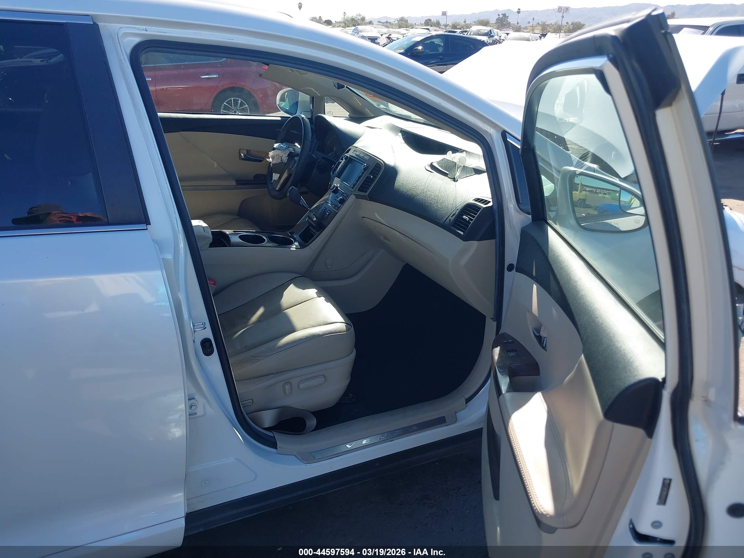 TOYOTA VENZA image 5