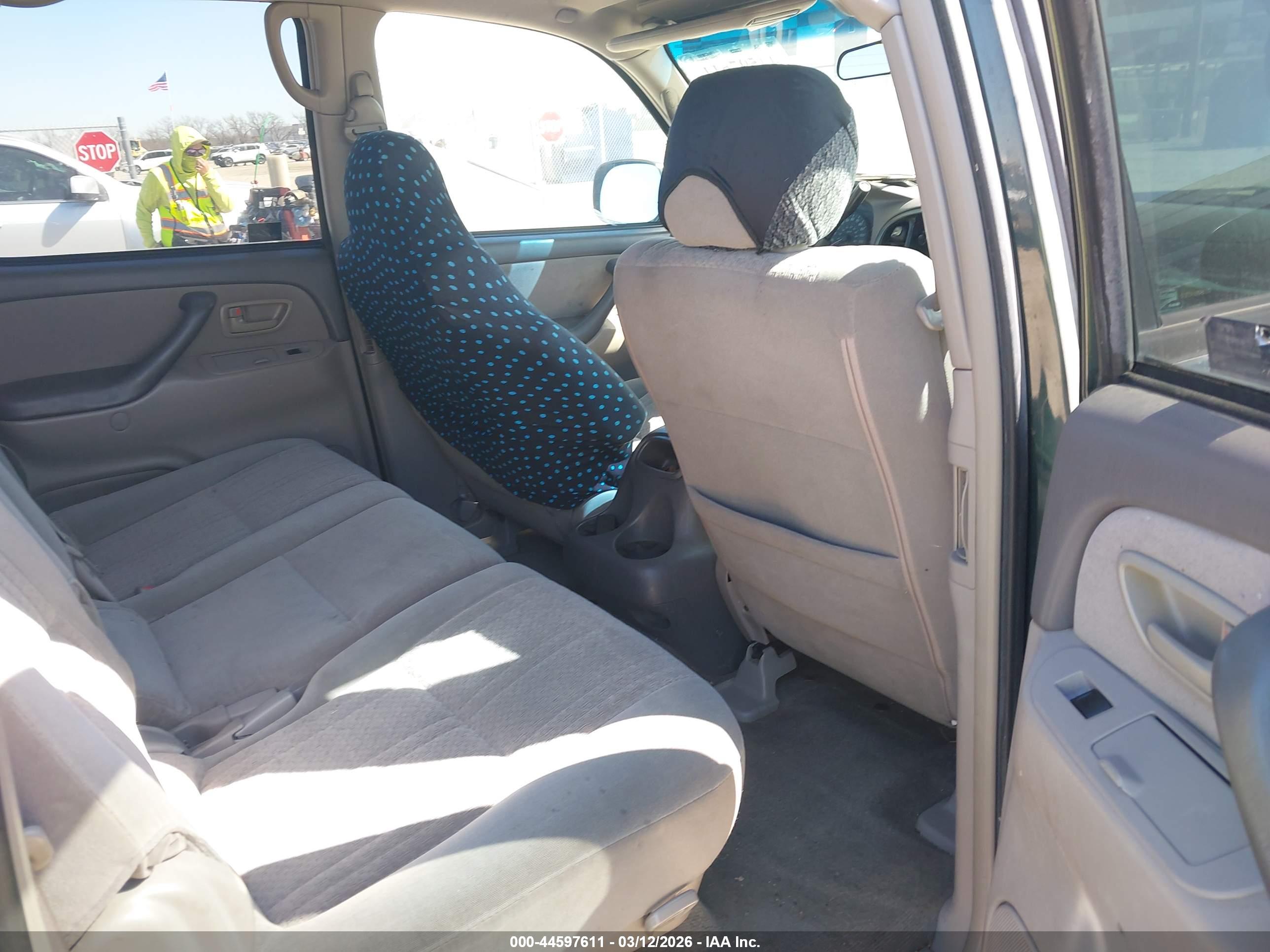 TOYOTA TUNDRA image 8