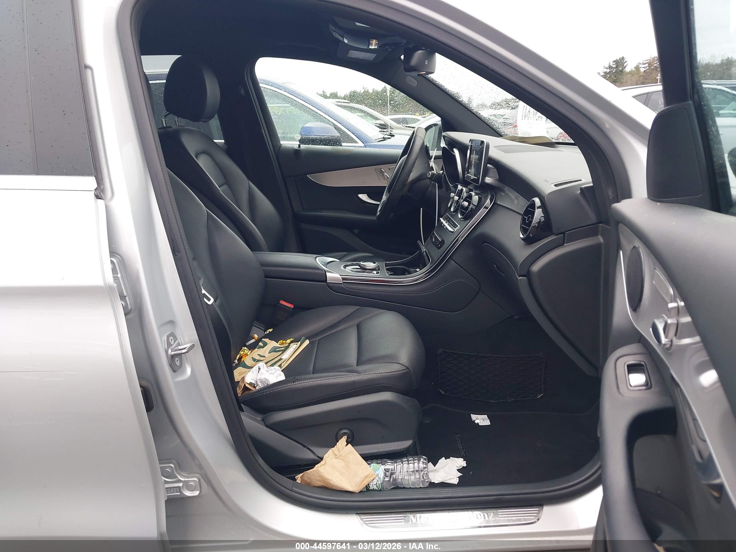 MERCEDES-BENZ GLC image 5