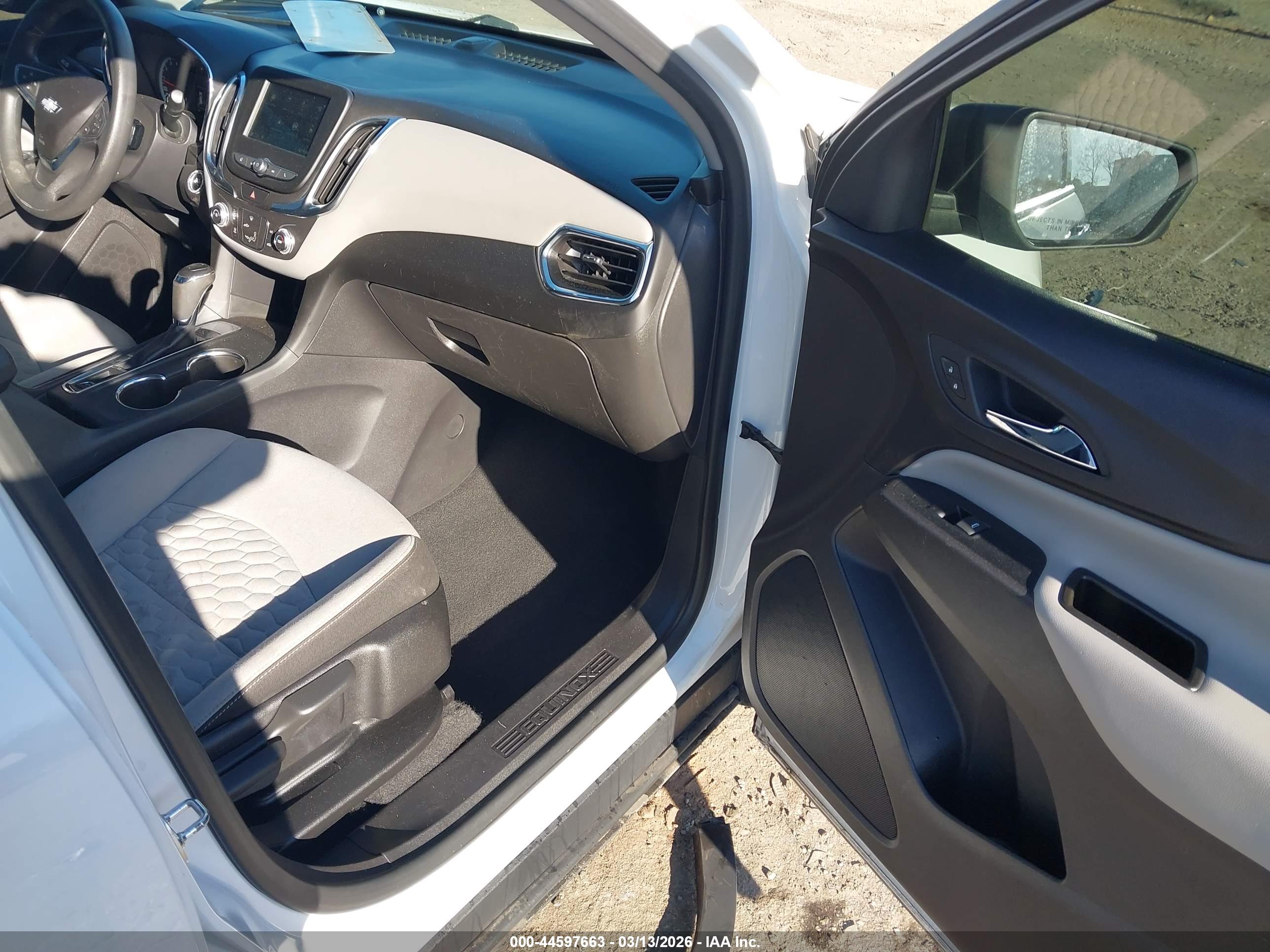 CHEVROLET EQUINOX image 5