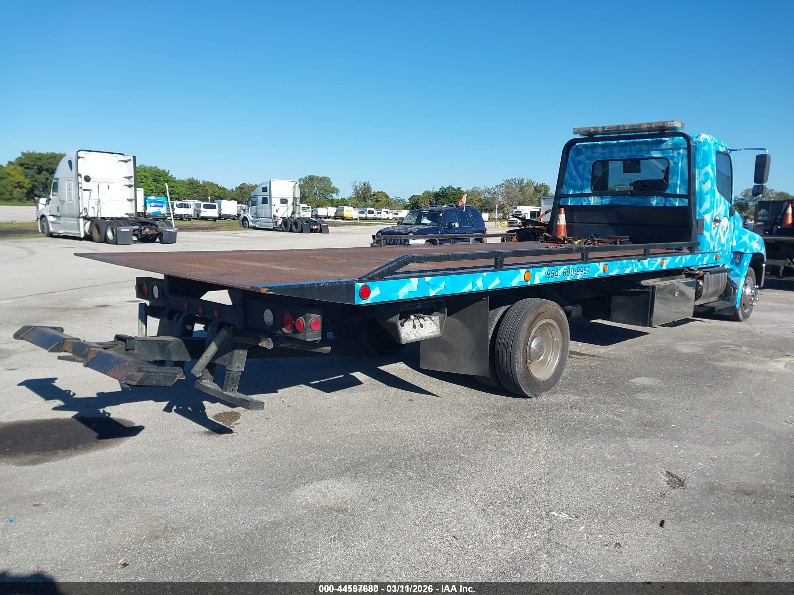 HINO 258/268 image 4
