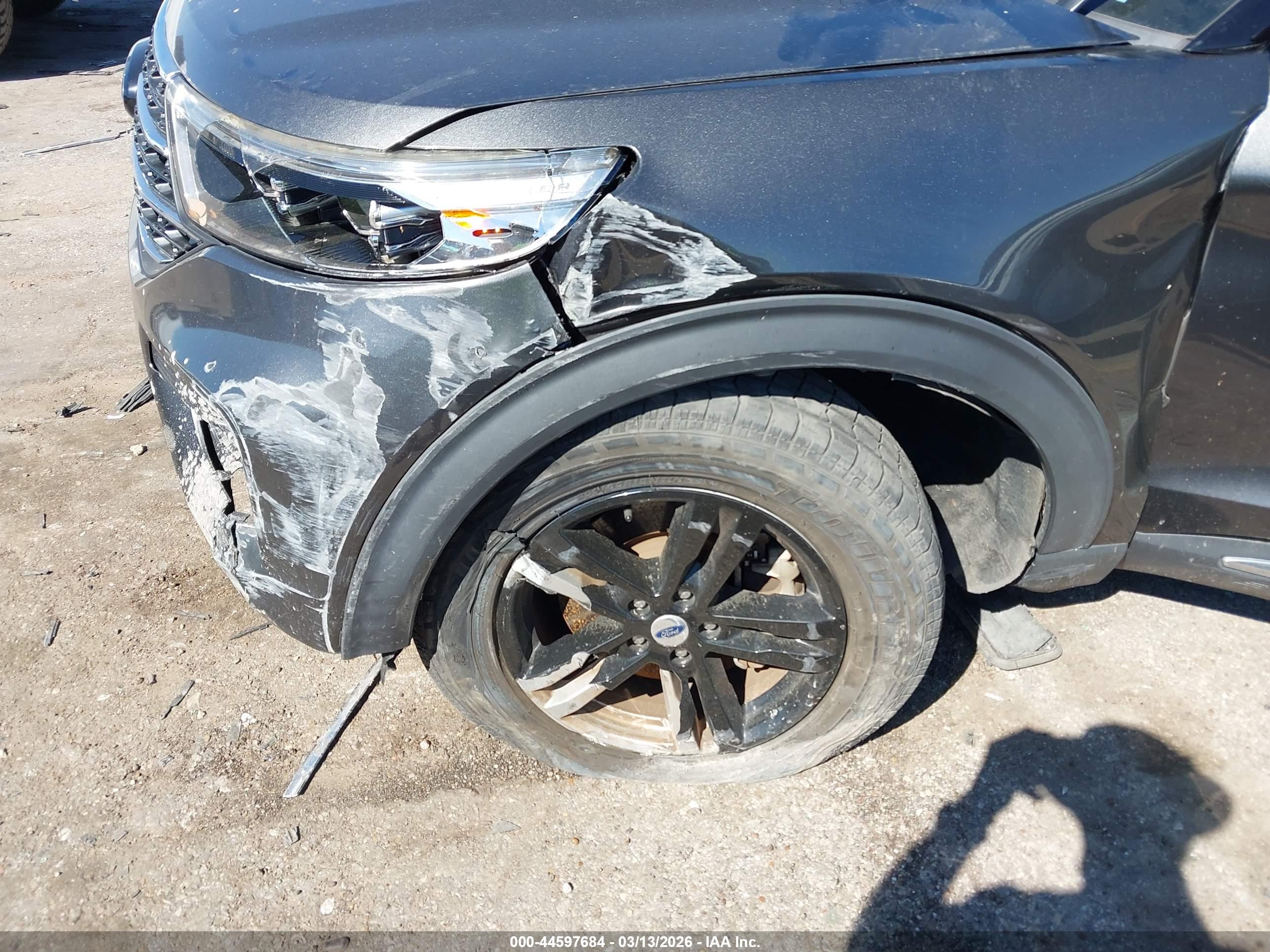 FORD EXPLORER image 6