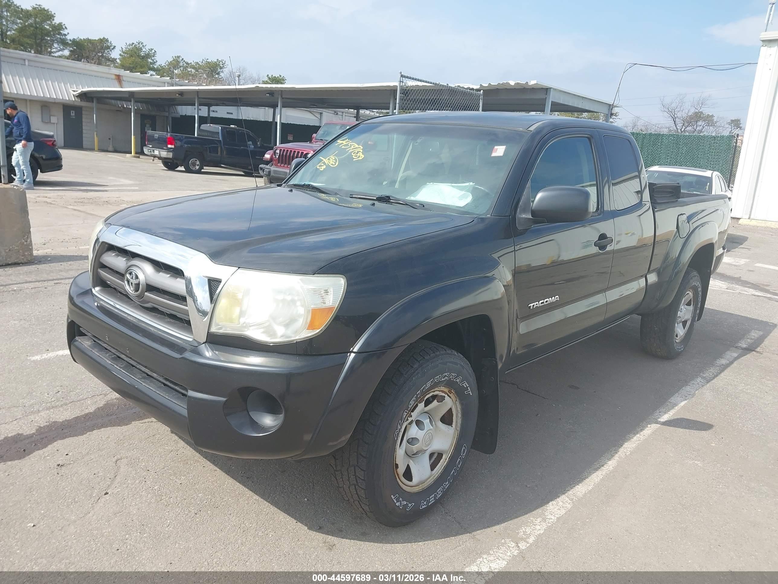 TOYOTA TACOMA image 2