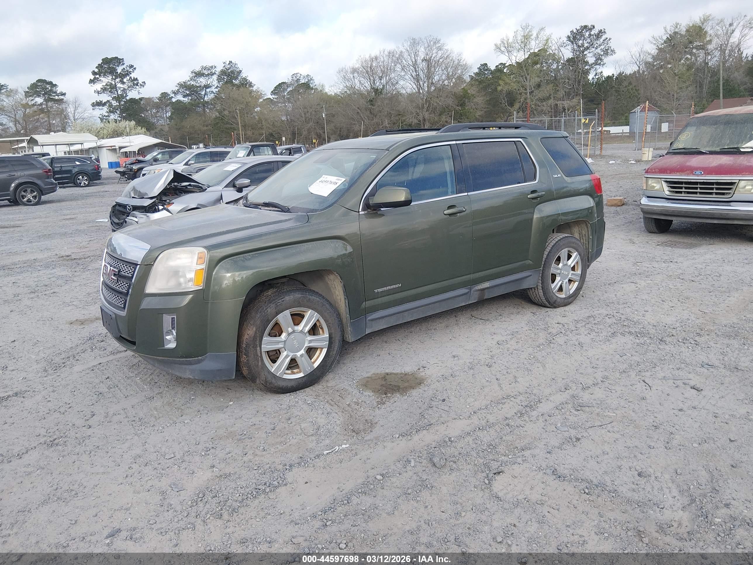 GMC TERRAIN image 2