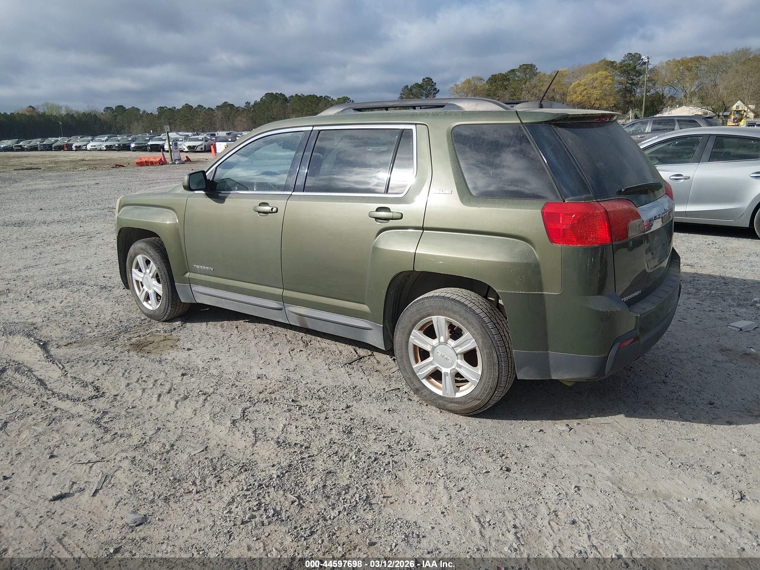 GMC TERRAIN image 3