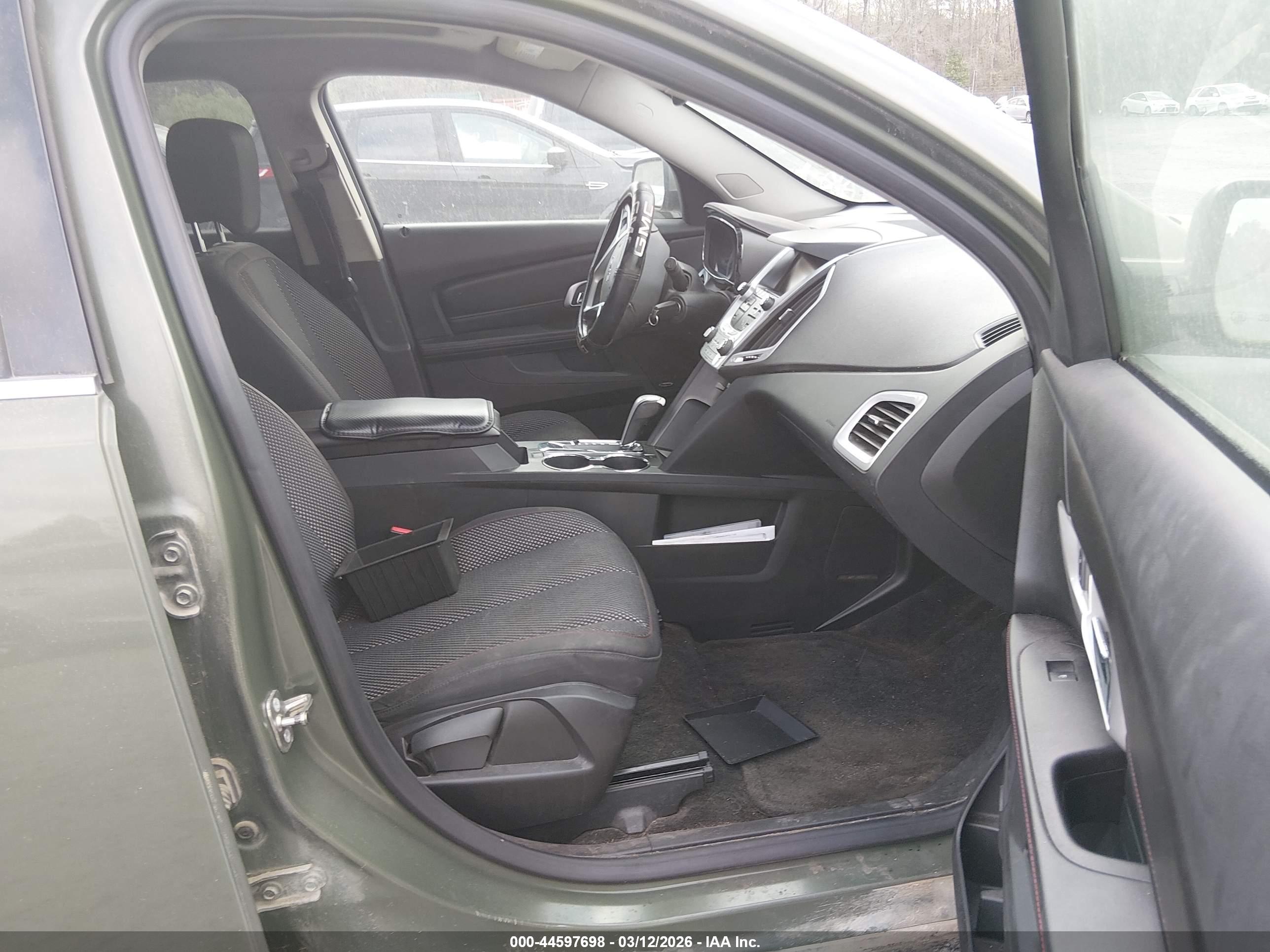 GMC TERRAIN image 5