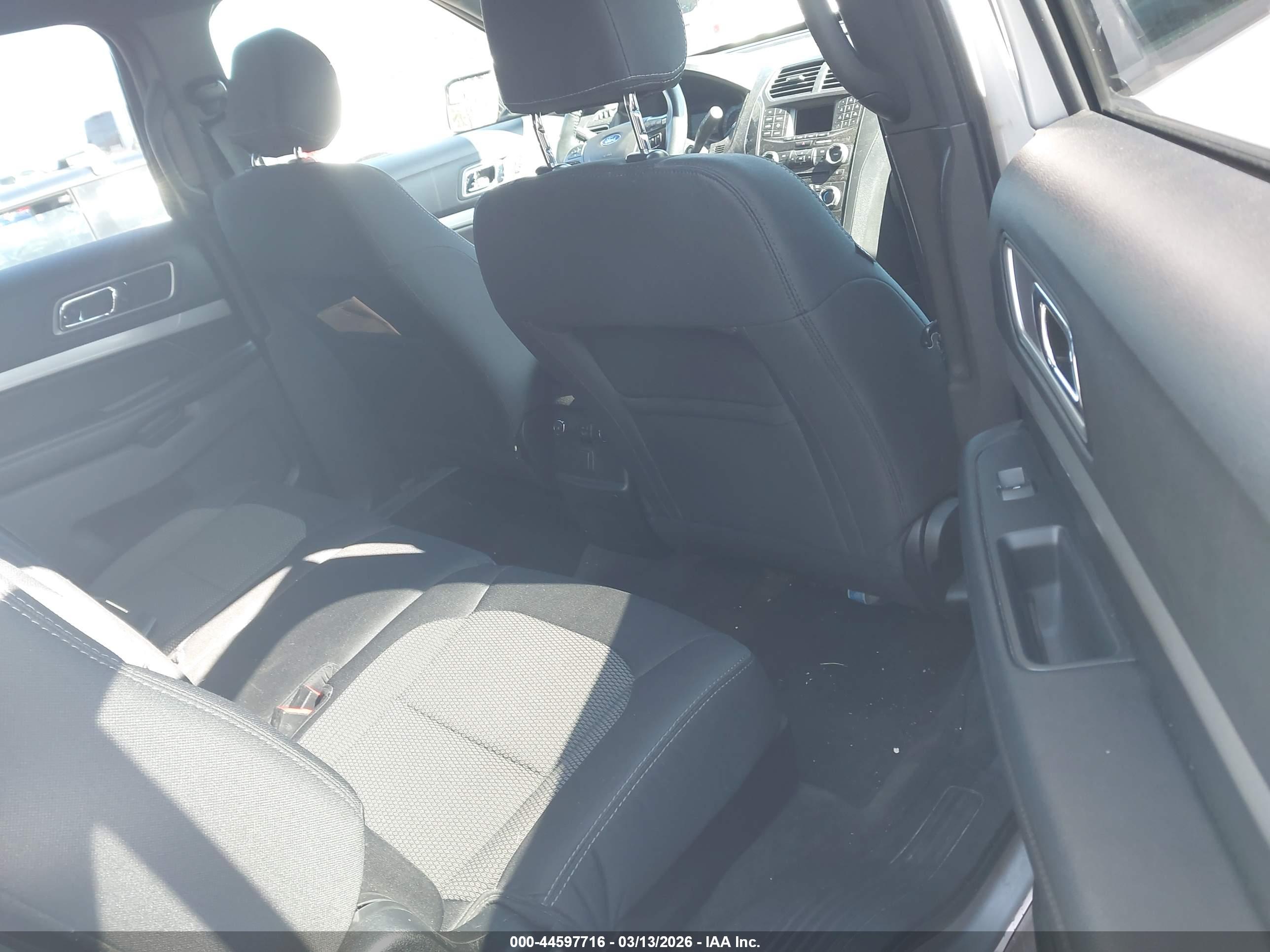 FORD EXPLORER image 8