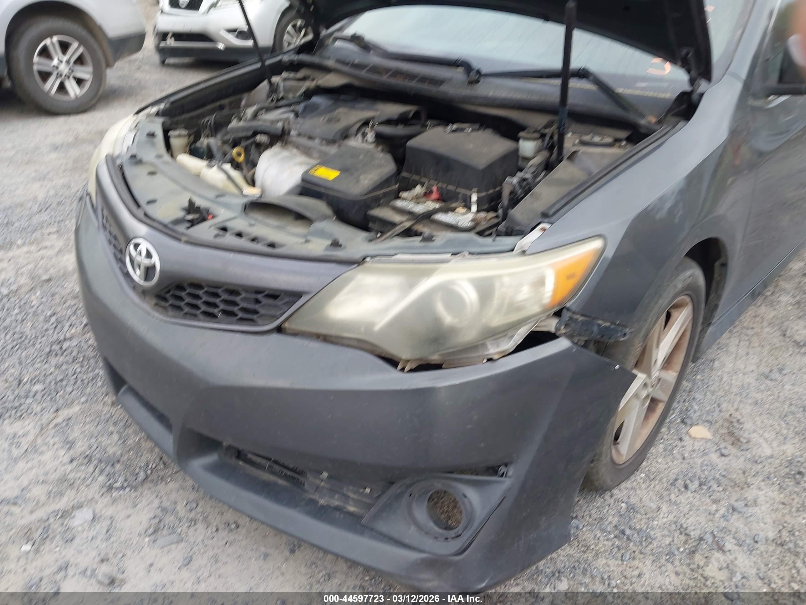 TOYOTA CAMRY image 6