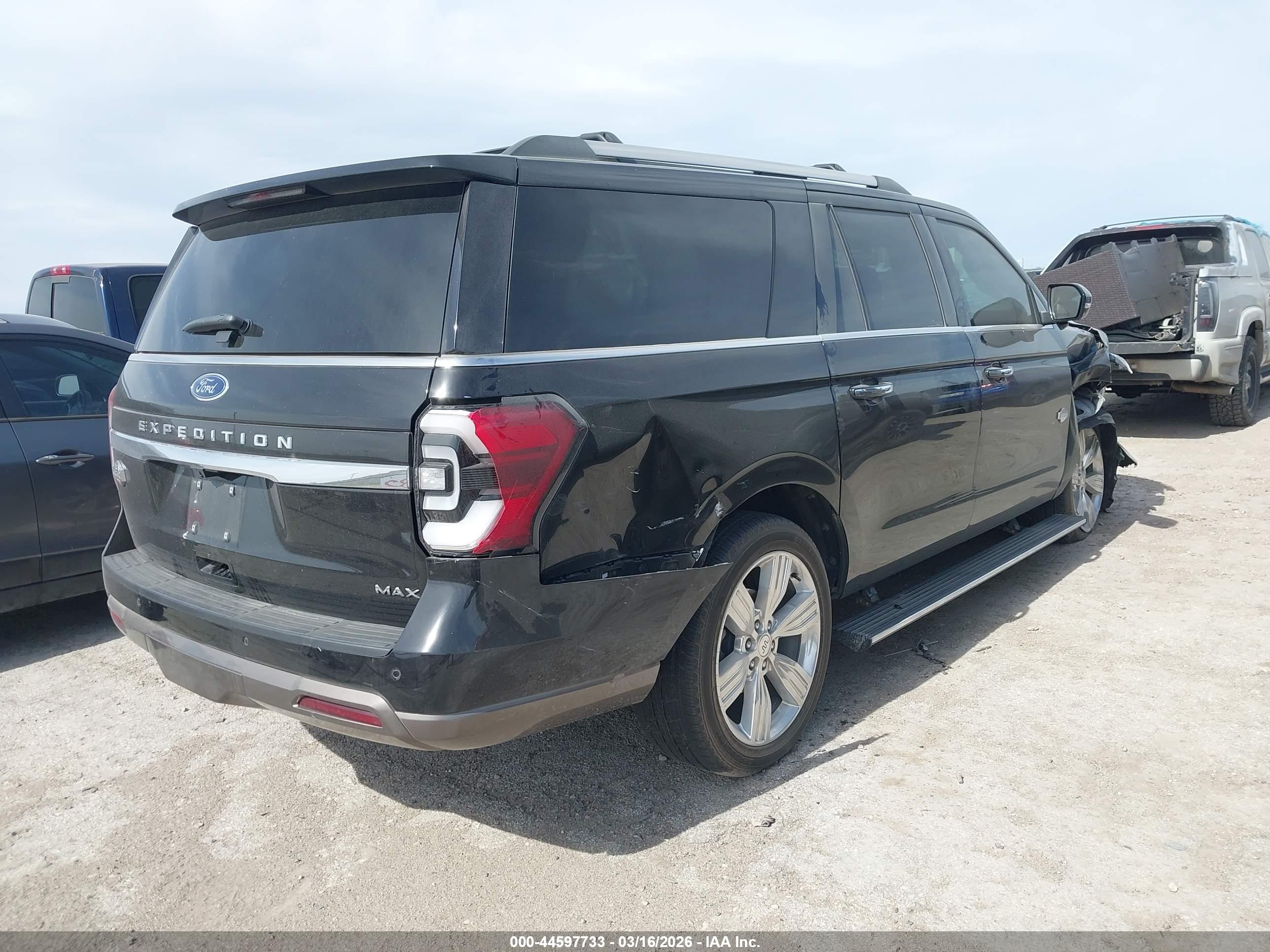 FORD EXPEDITION image 4