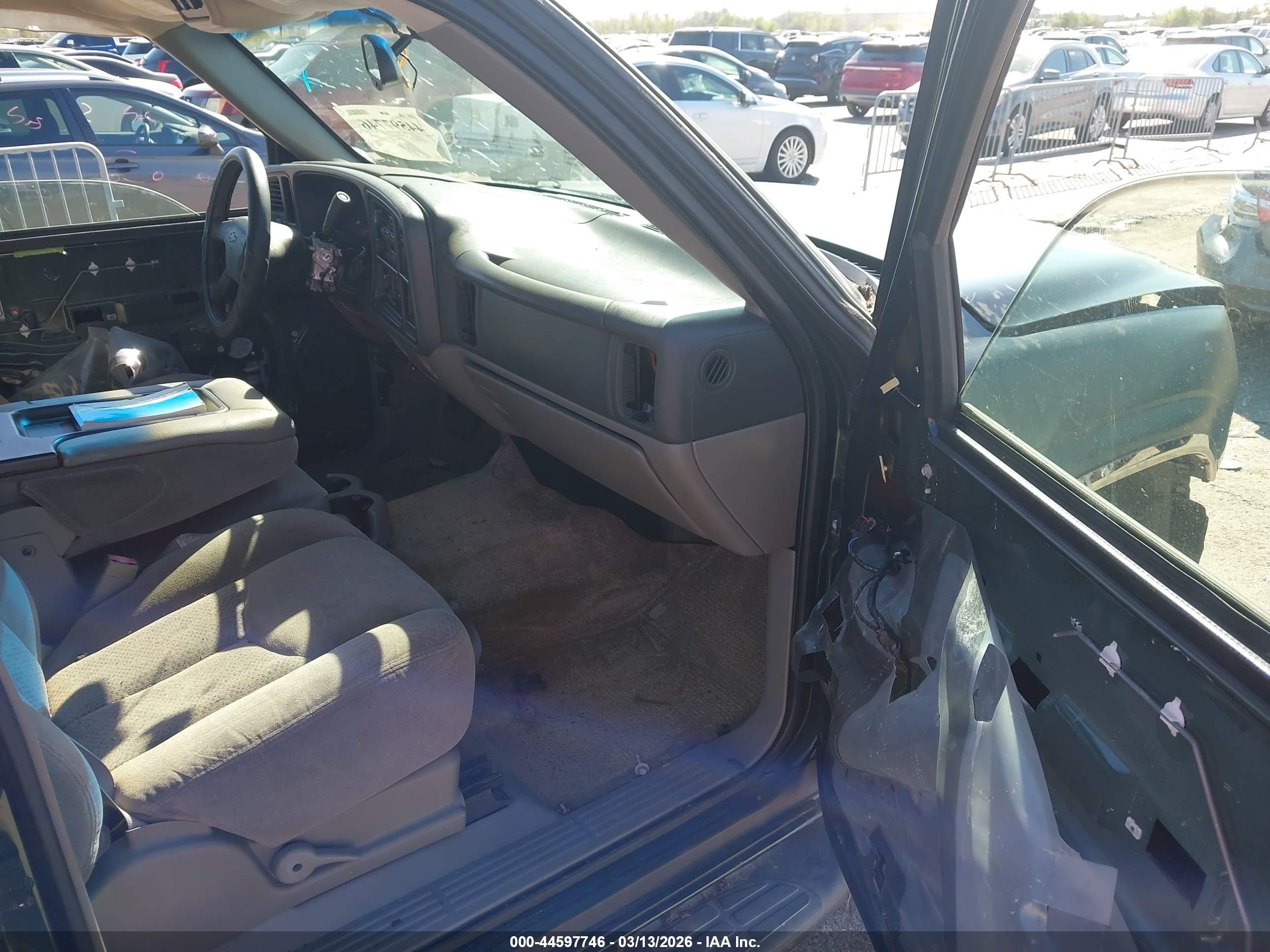 CHEVROLET TAHOE image 5