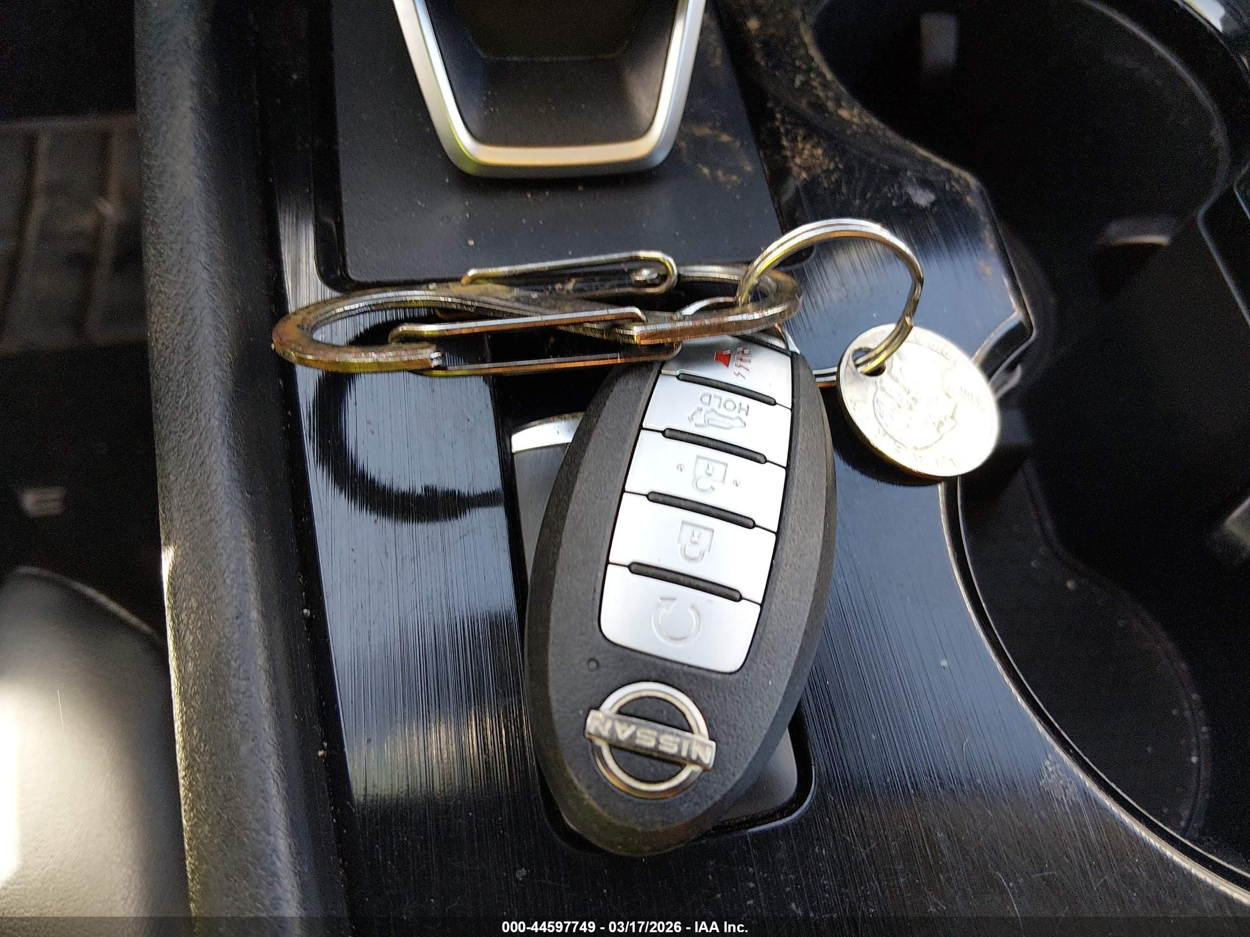 NISSAN ROGUE image 11
