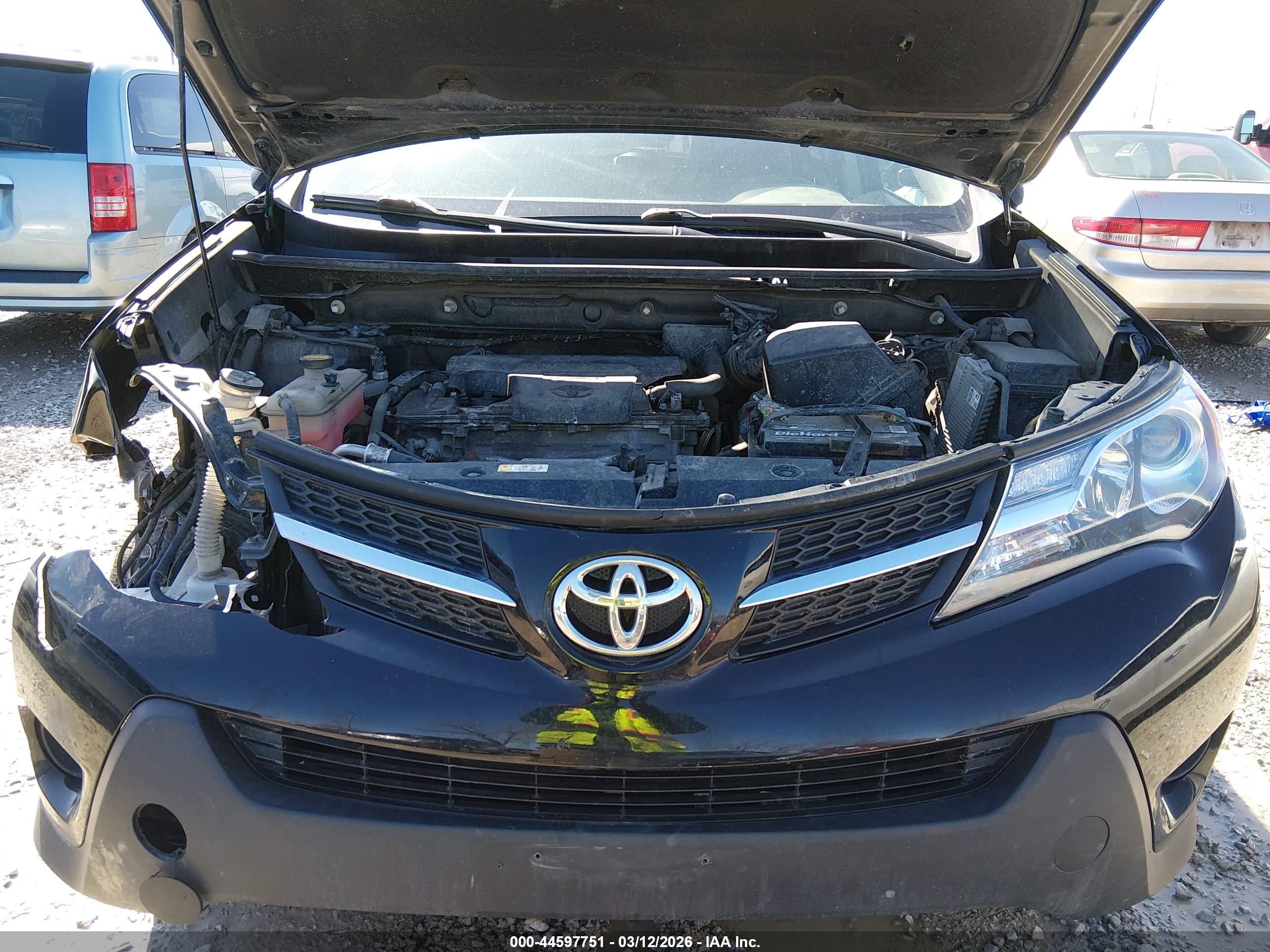 TOYOTA RAV4 image 10