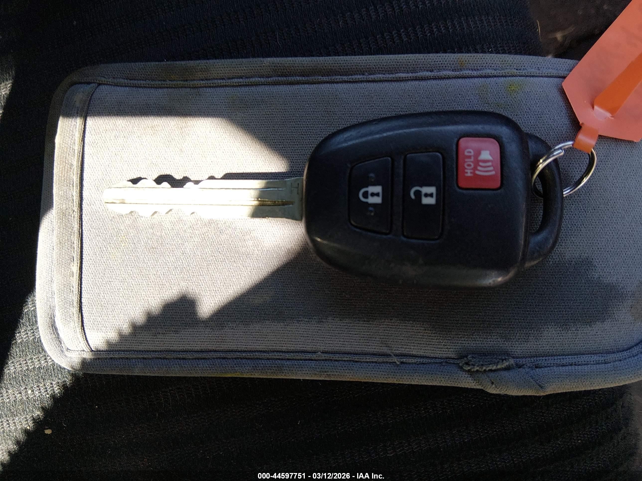 TOYOTA RAV4 image 11