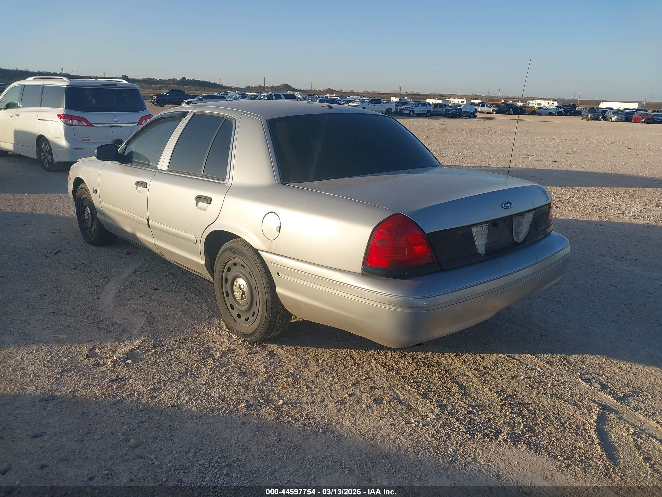 FORD CROWN image 3