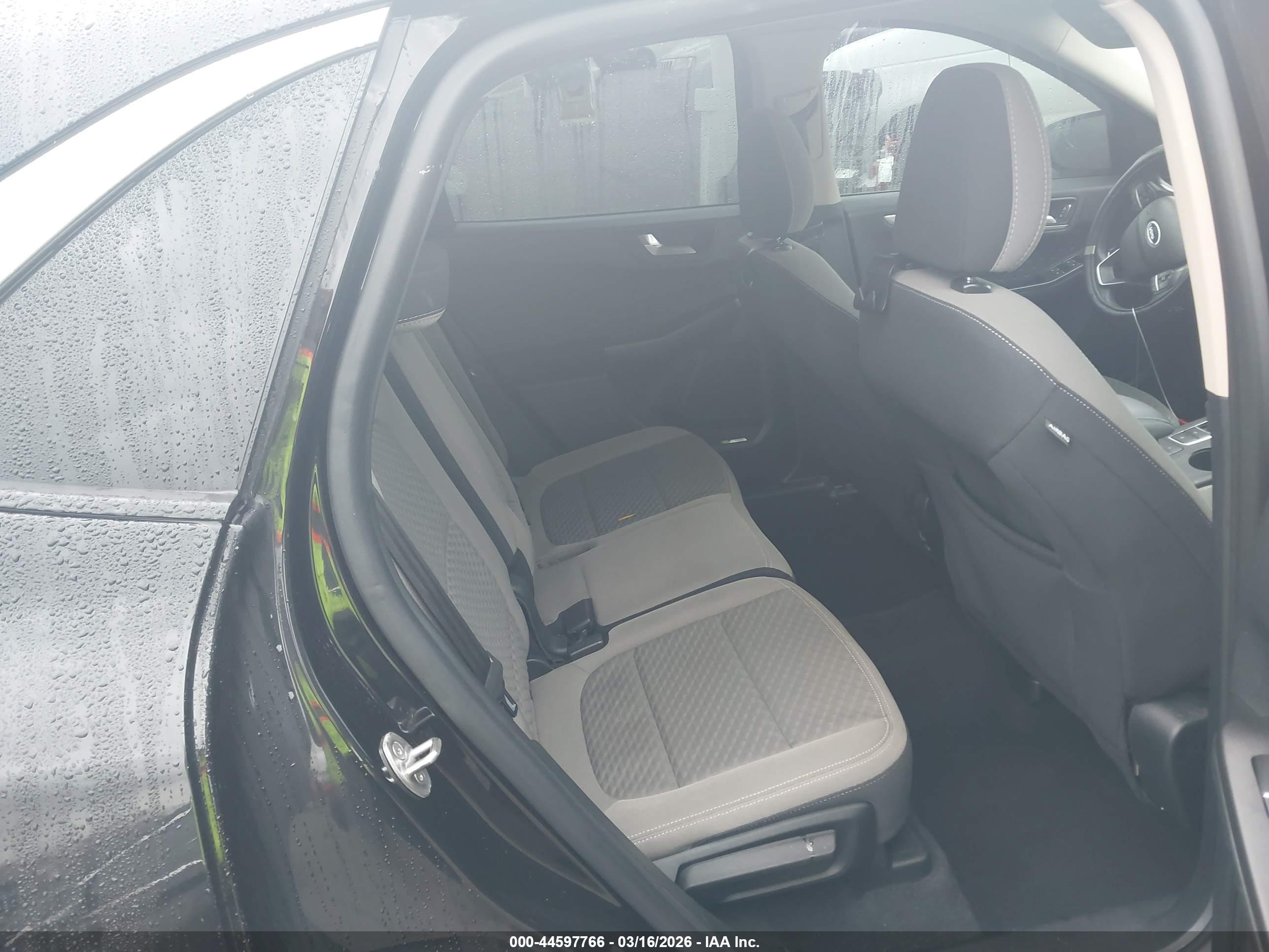 FORD ESCAPE image 8