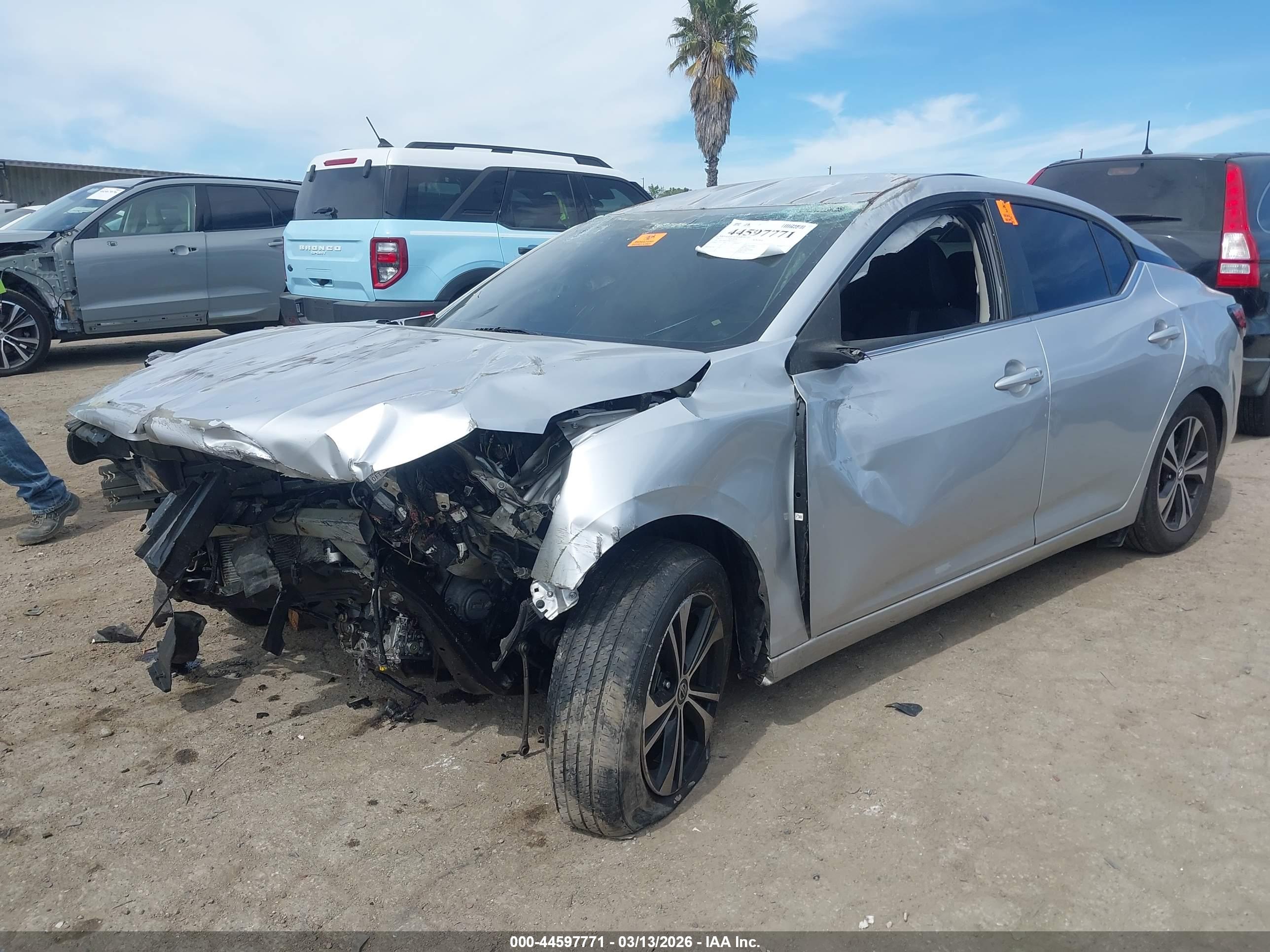 NISSAN SENTRA image 2