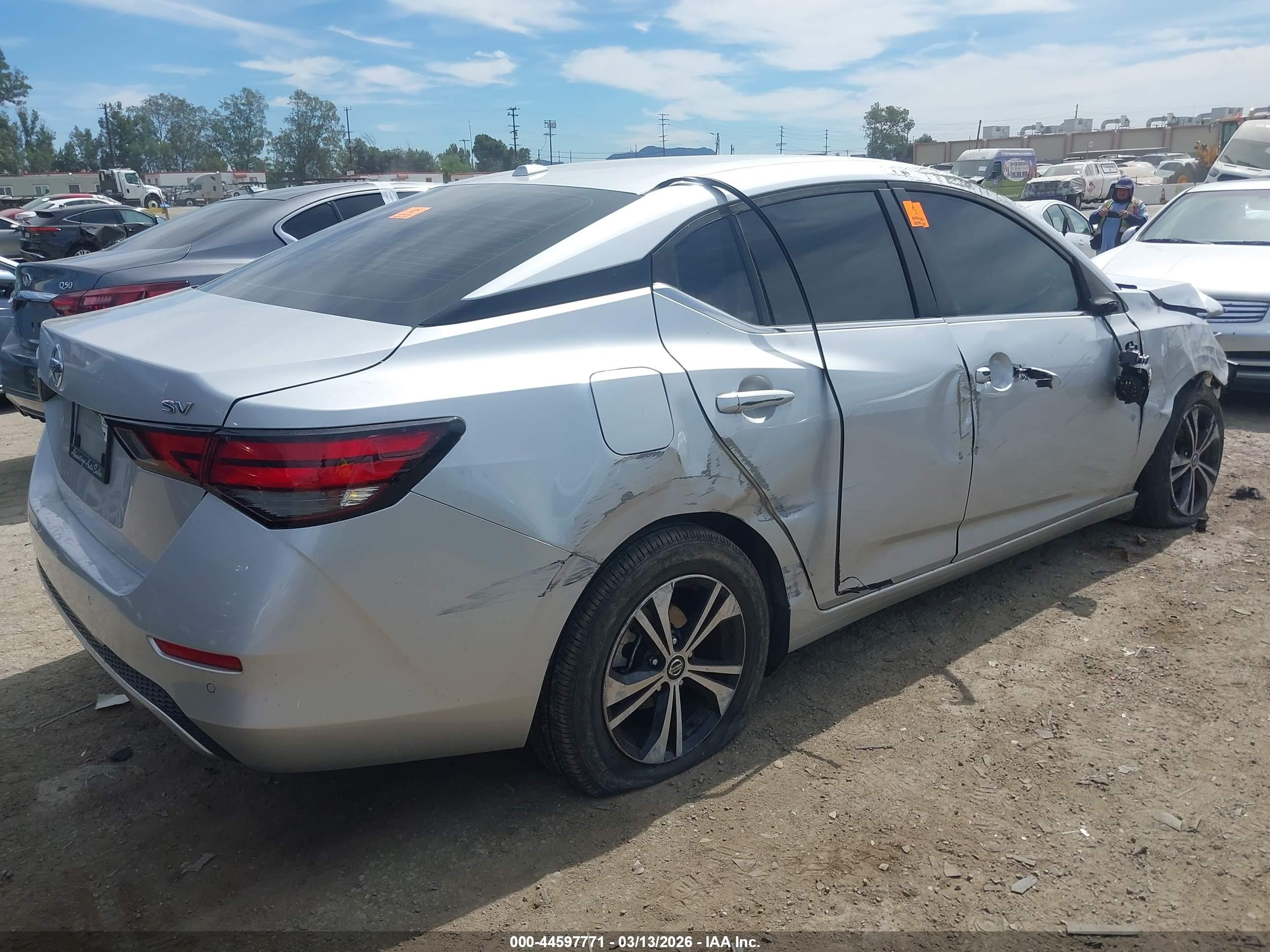 NISSAN SENTRA image 4