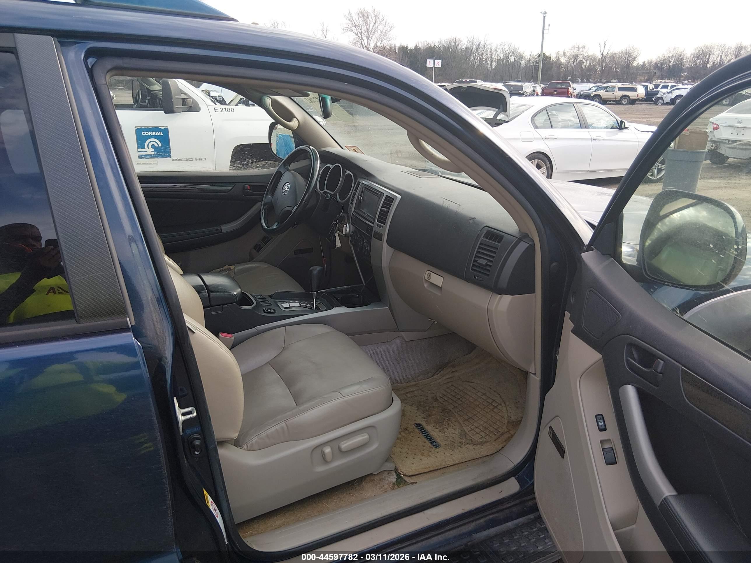 TOYOTA 4RUNNER image 5