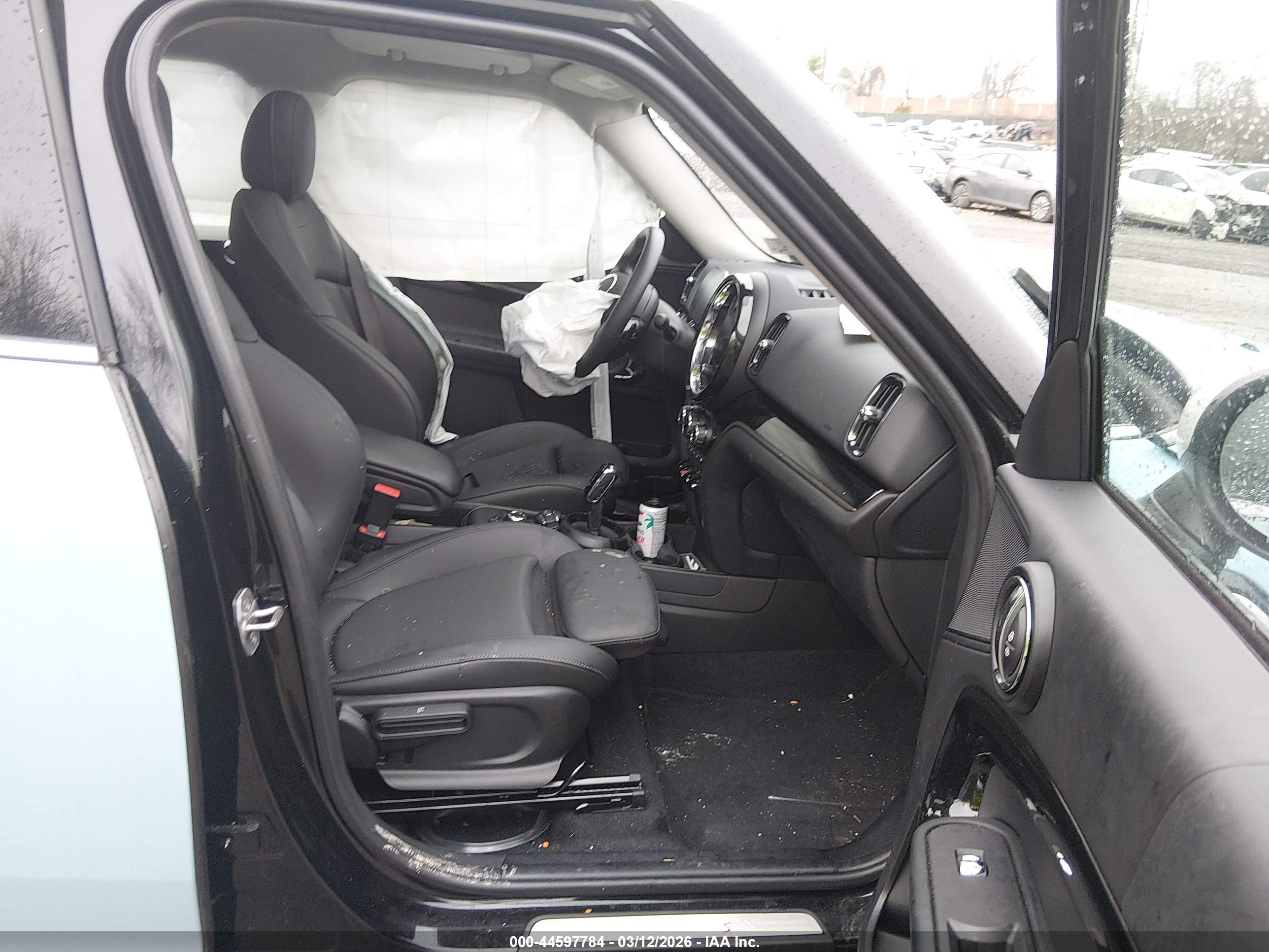 MINI COUNTRYMAN image 5