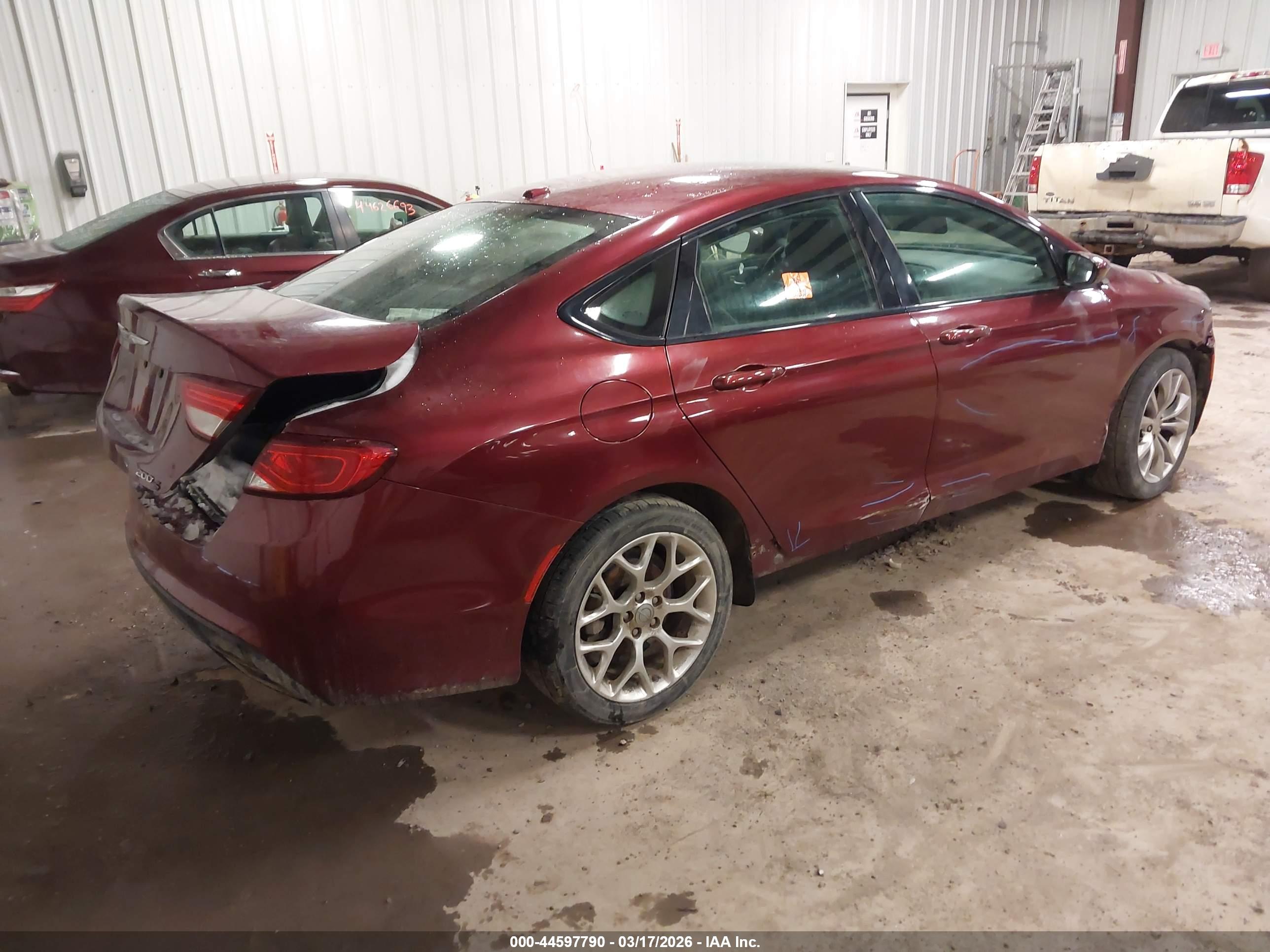 CHRYSLER 200 image 4