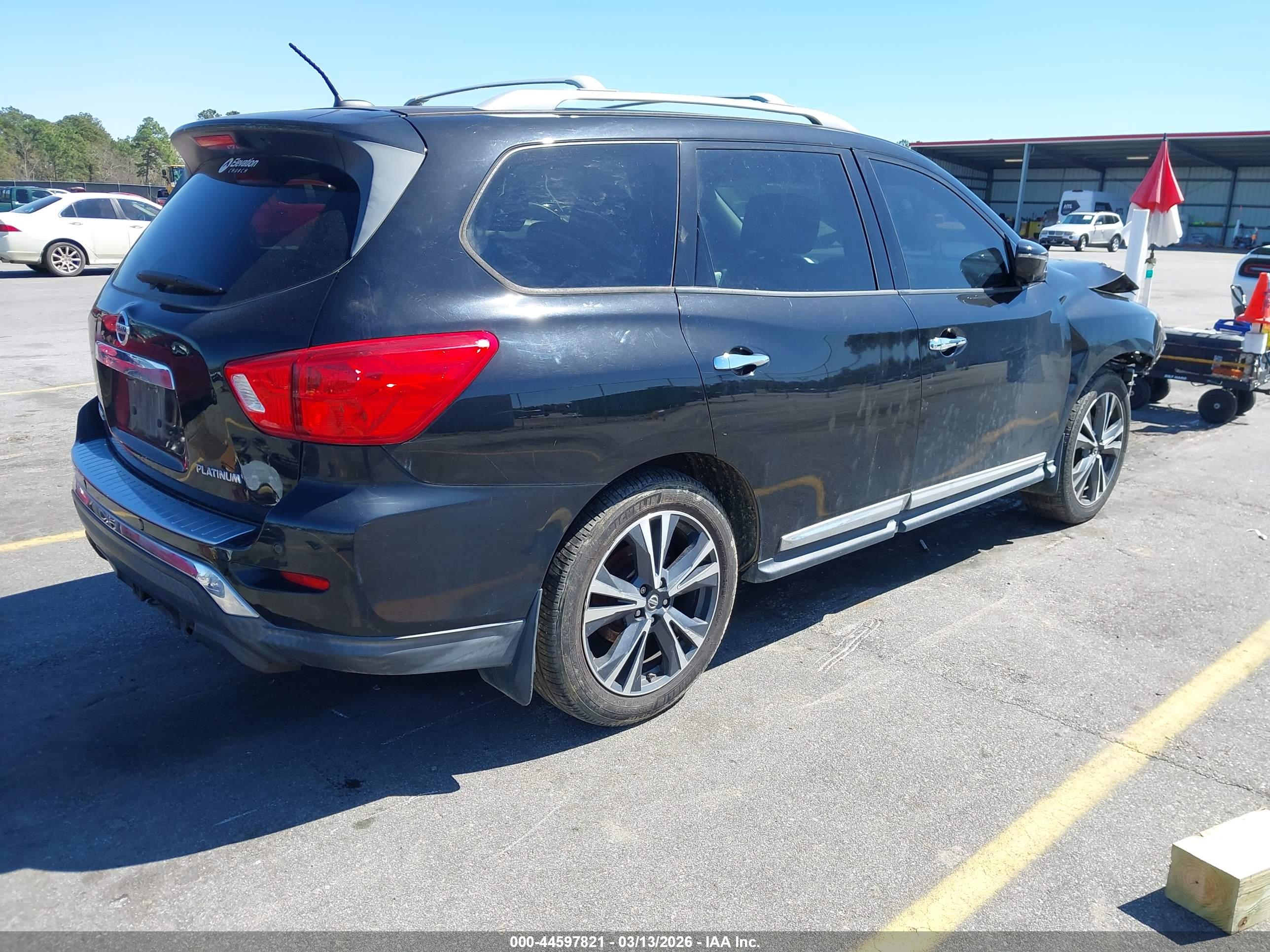 NISSAN PATHFINDER image 4