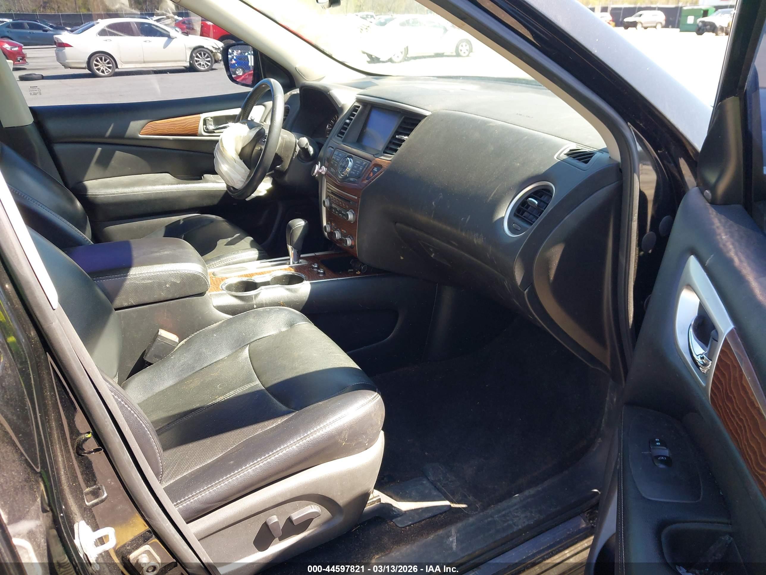 NISSAN PATHFINDER image 5