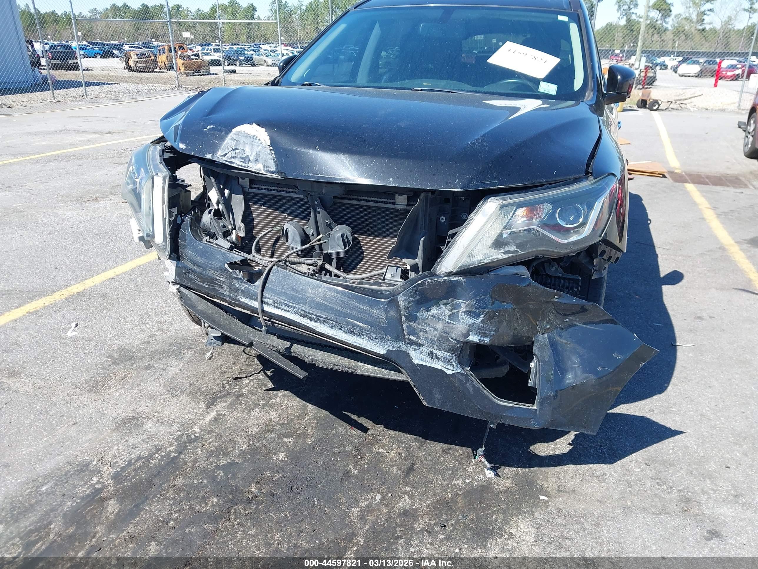 NISSAN PATHFINDER image 6