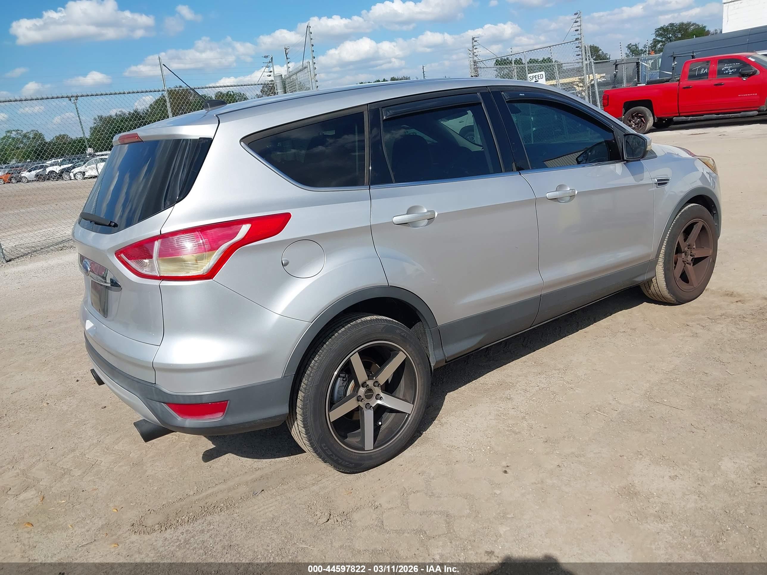 FORD ESCAPE image 4