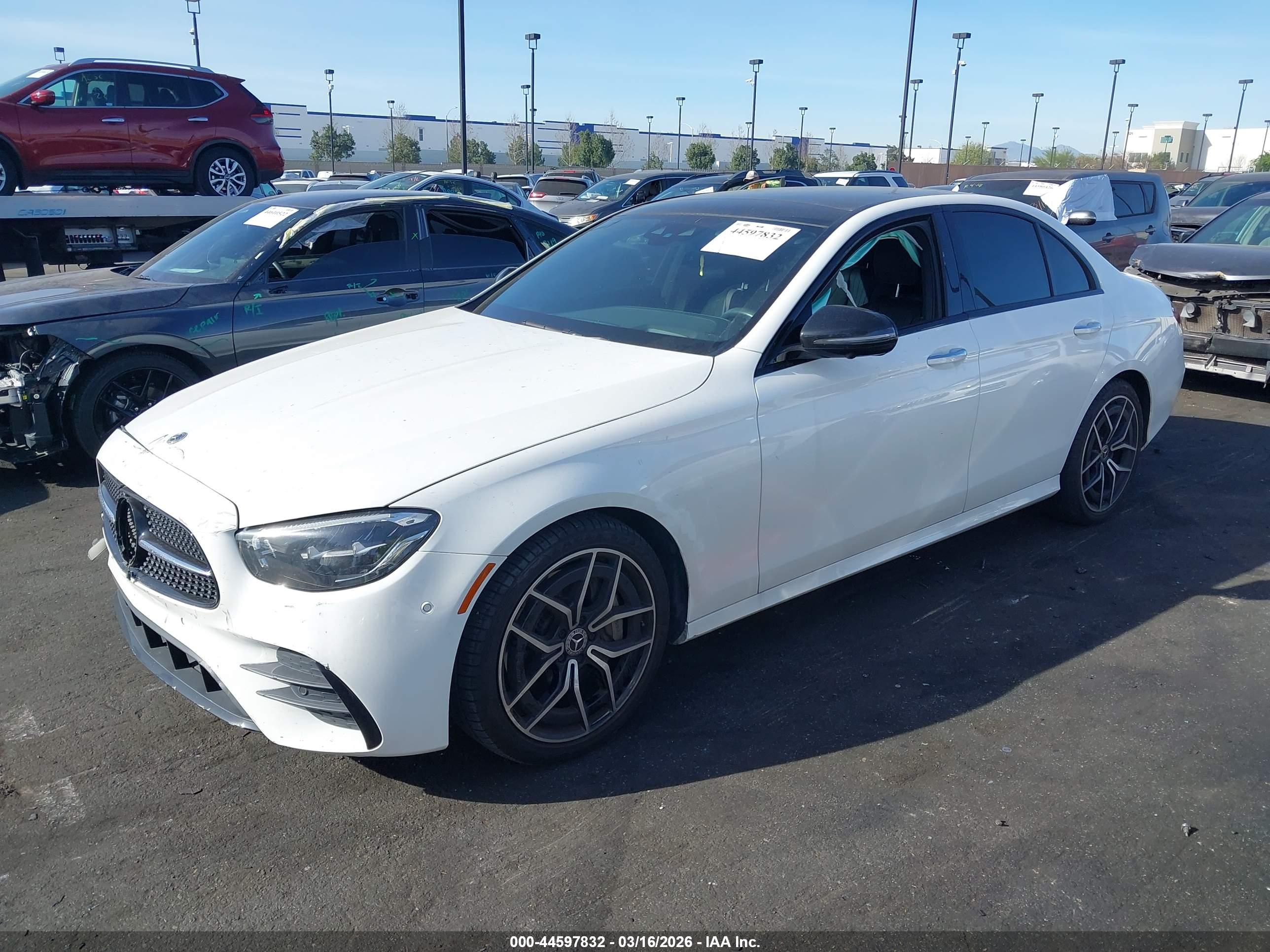 MERCEDES-BENZ E image 2