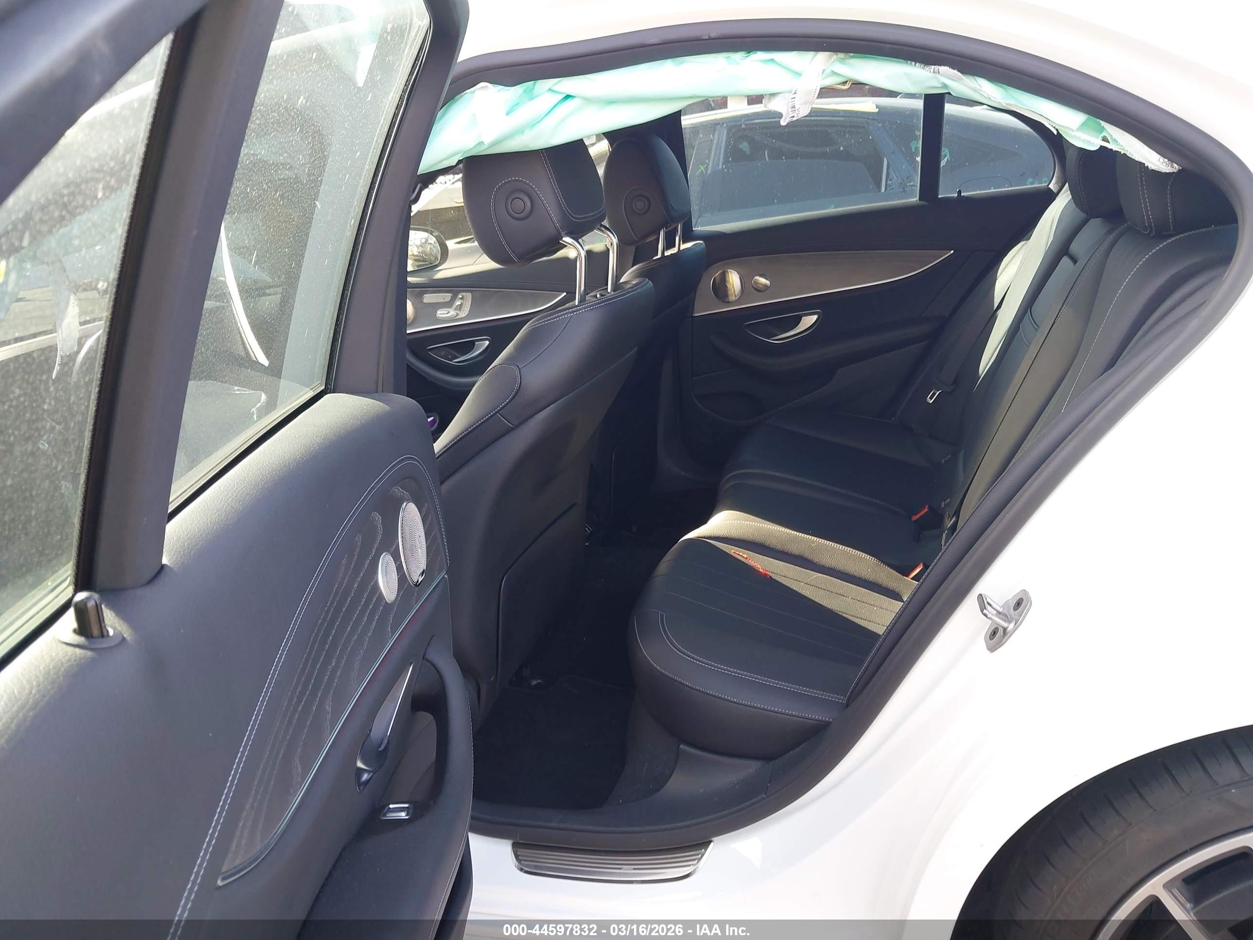 MERCEDES-BENZ E image 8
