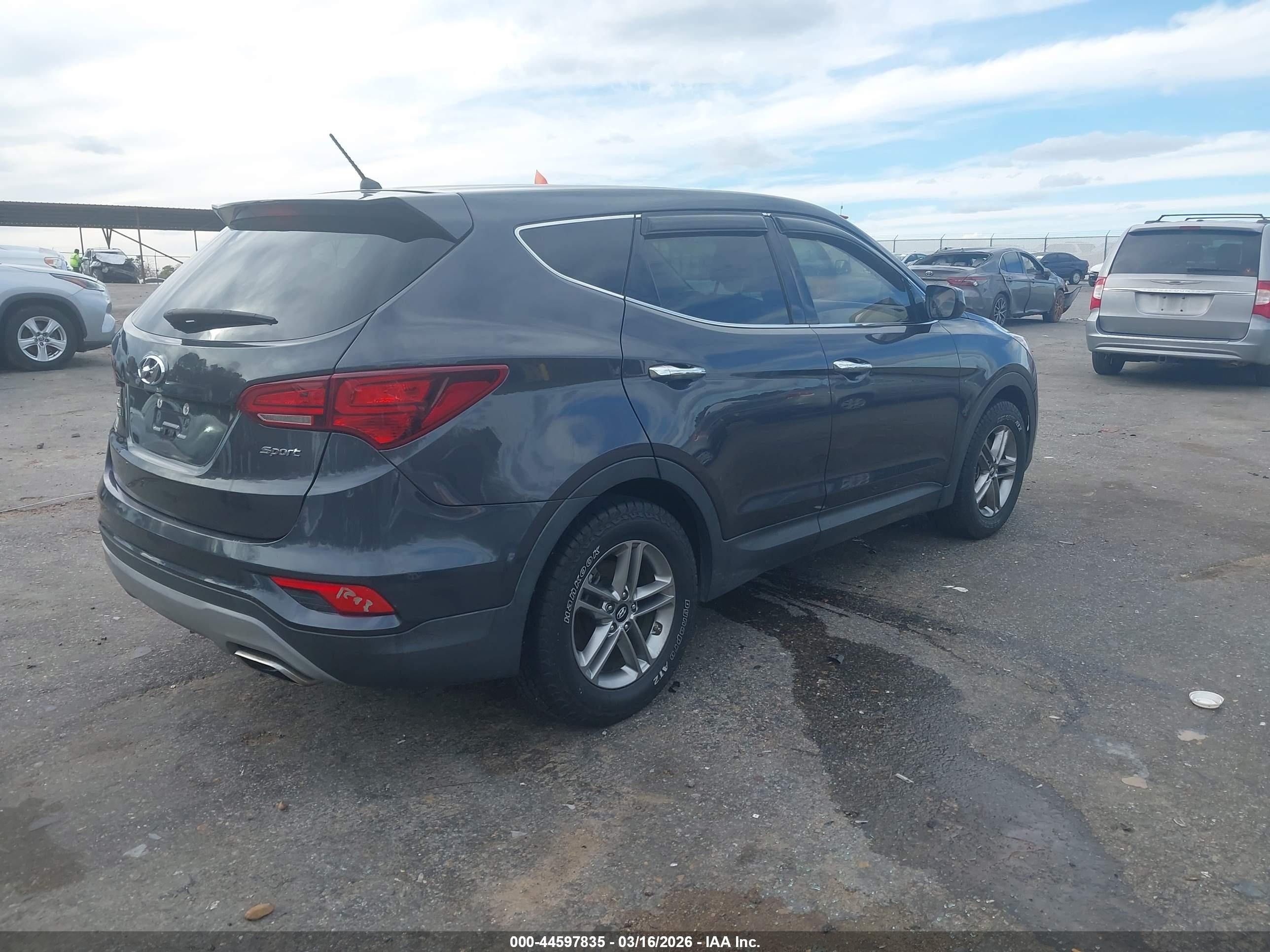 HYUNDAI SANTA image 4