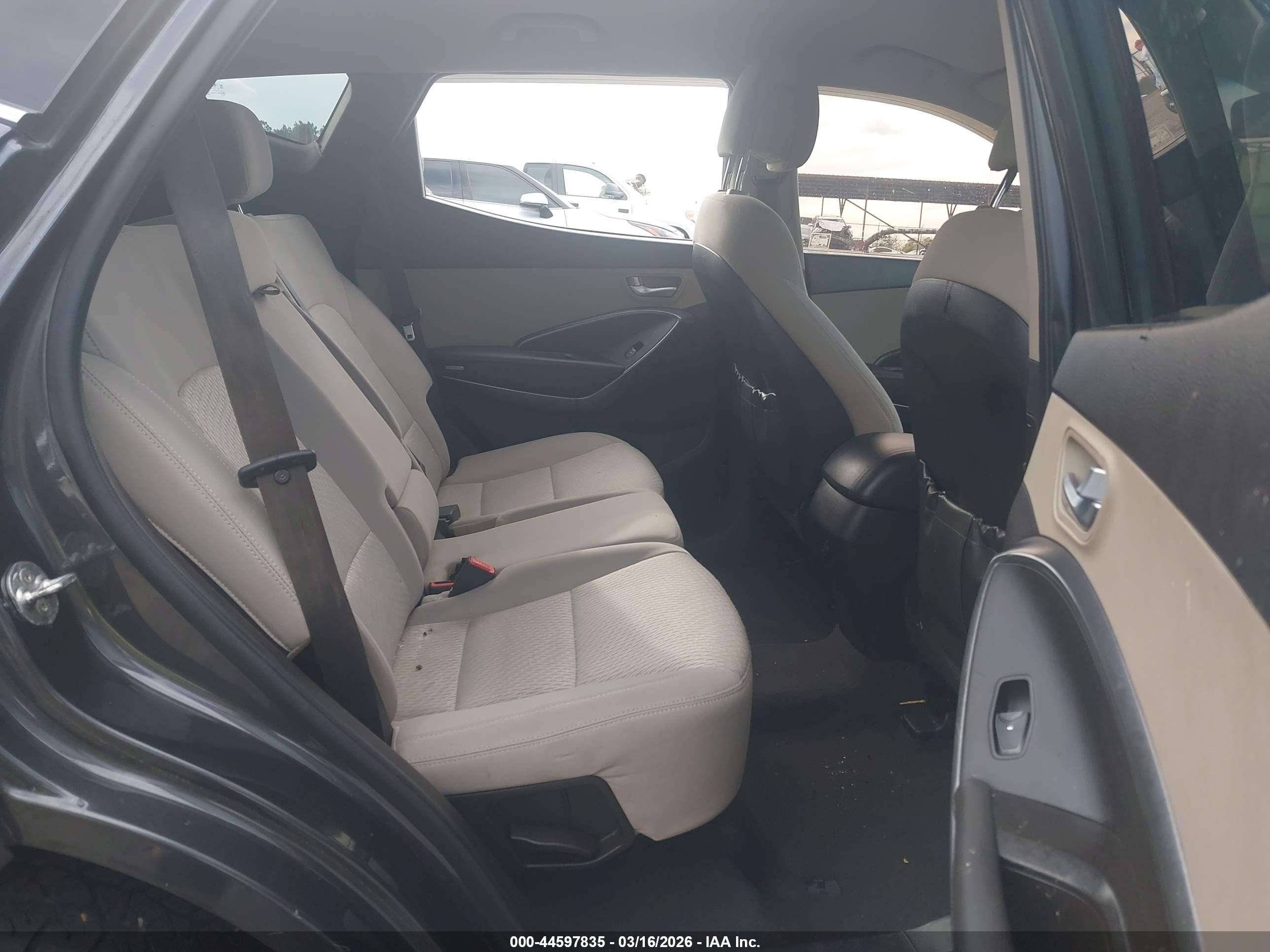 HYUNDAI SANTA image 8