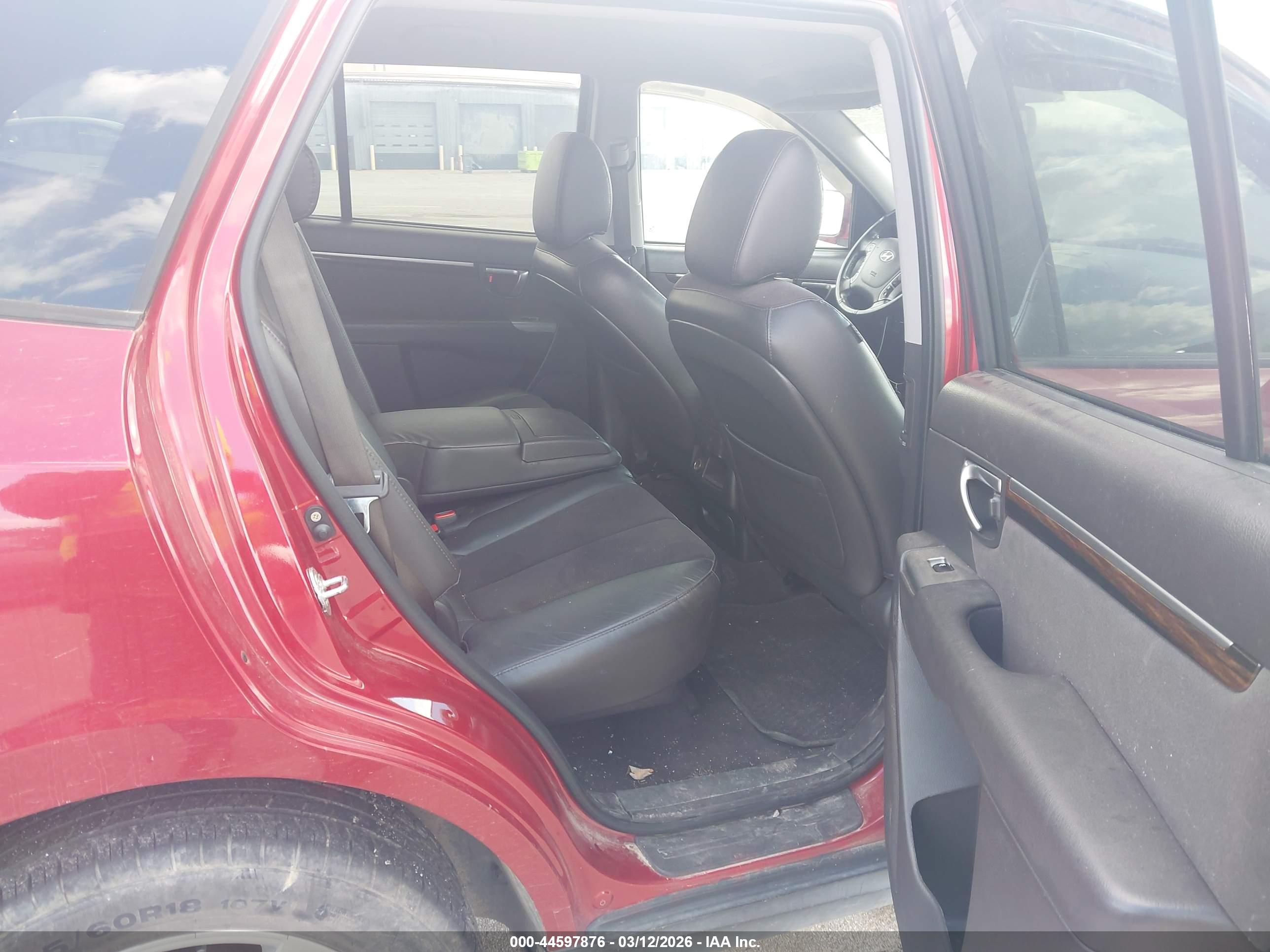 HYUNDAI SANTA image 8