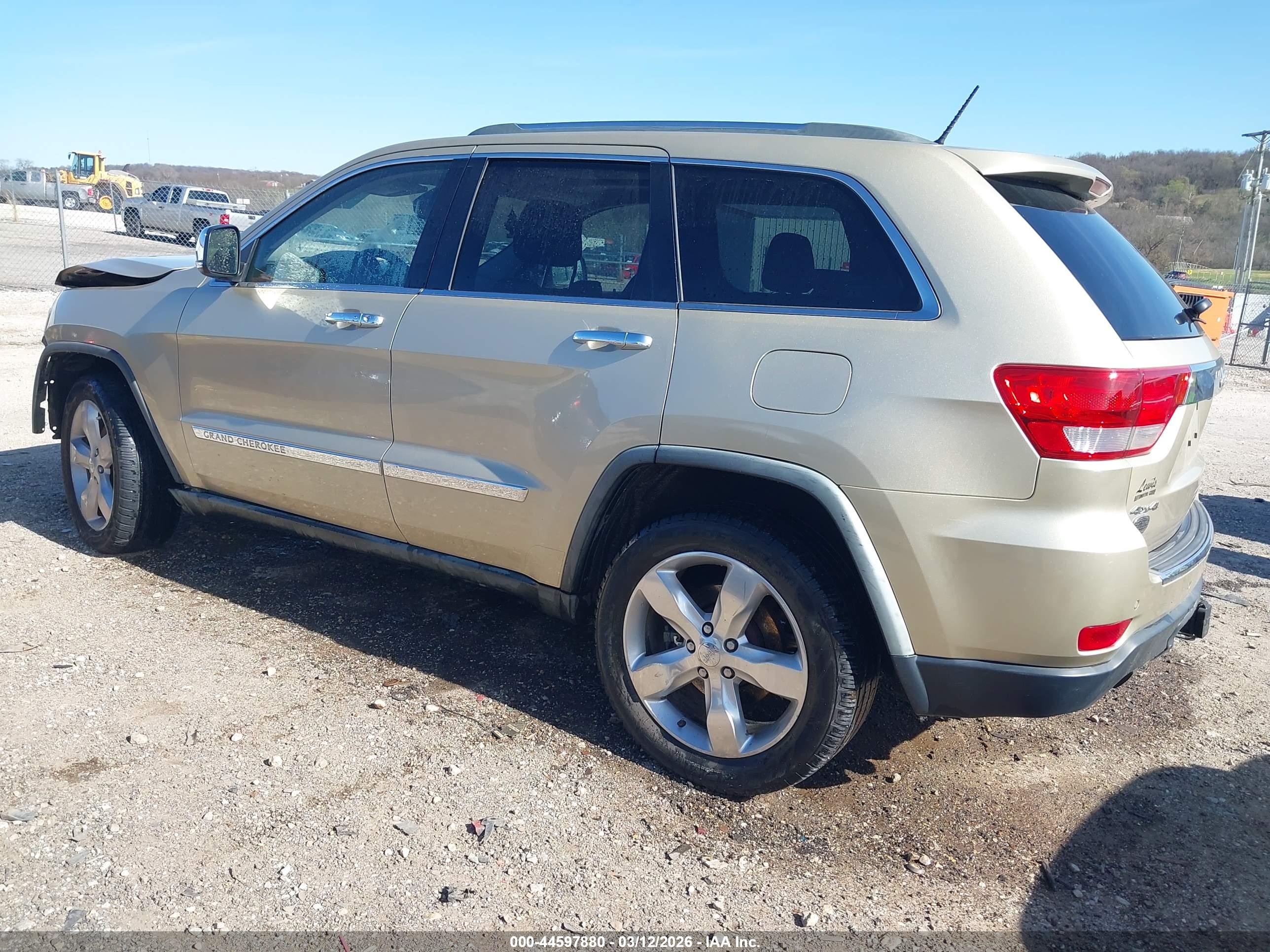 JEEP GRAND image 3