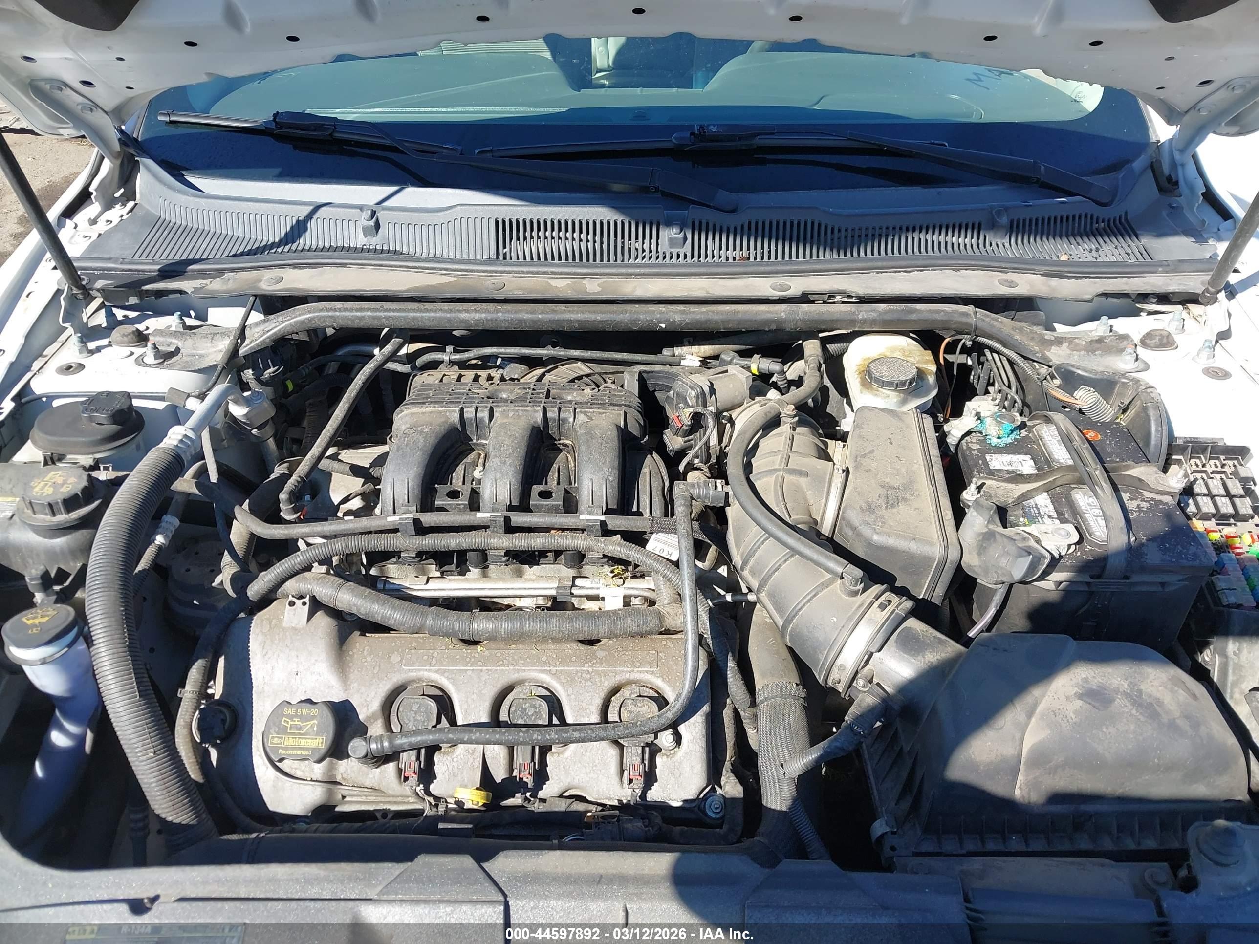FORD TAURUS image 10