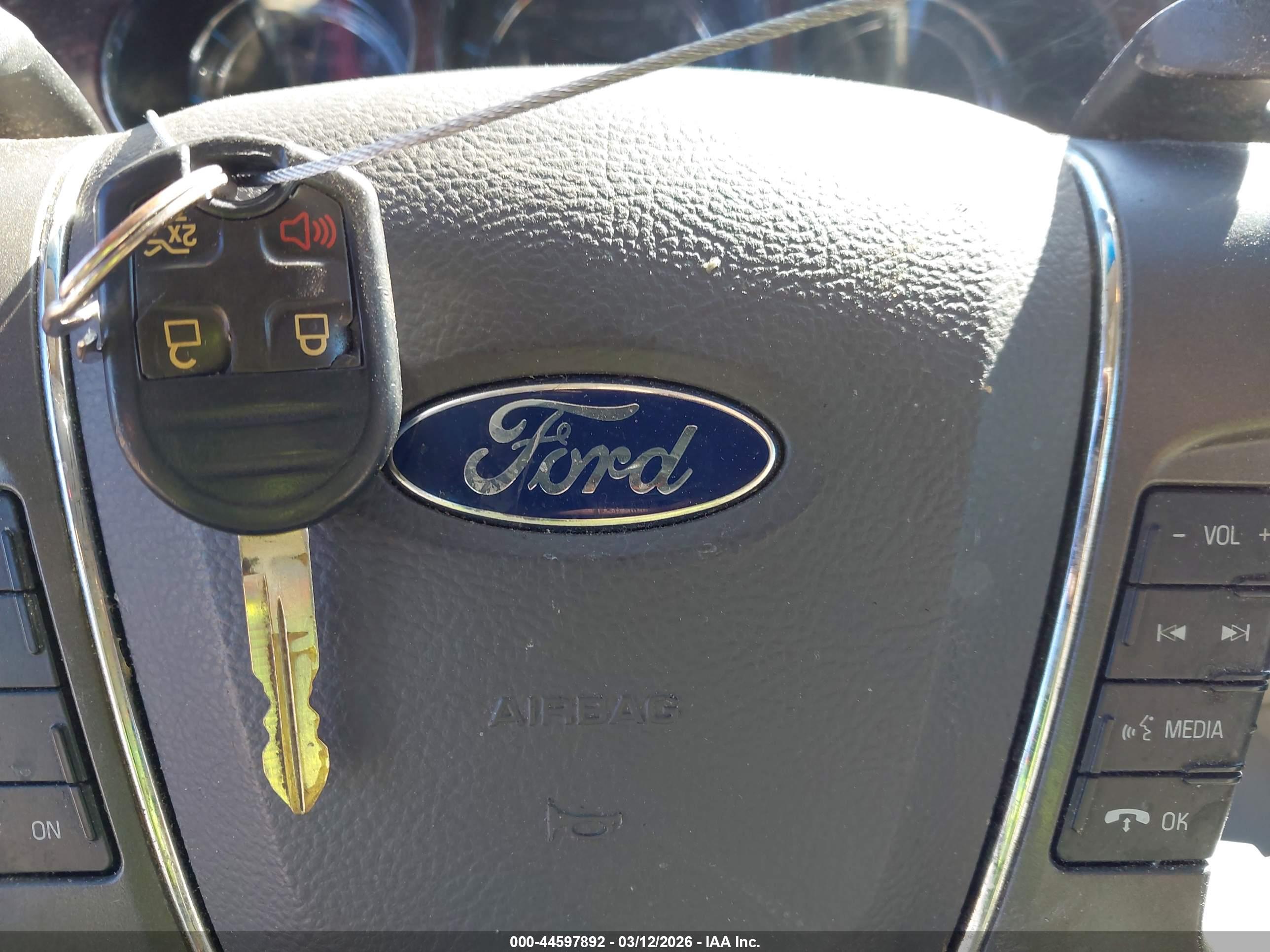 FORD TAURUS image 11