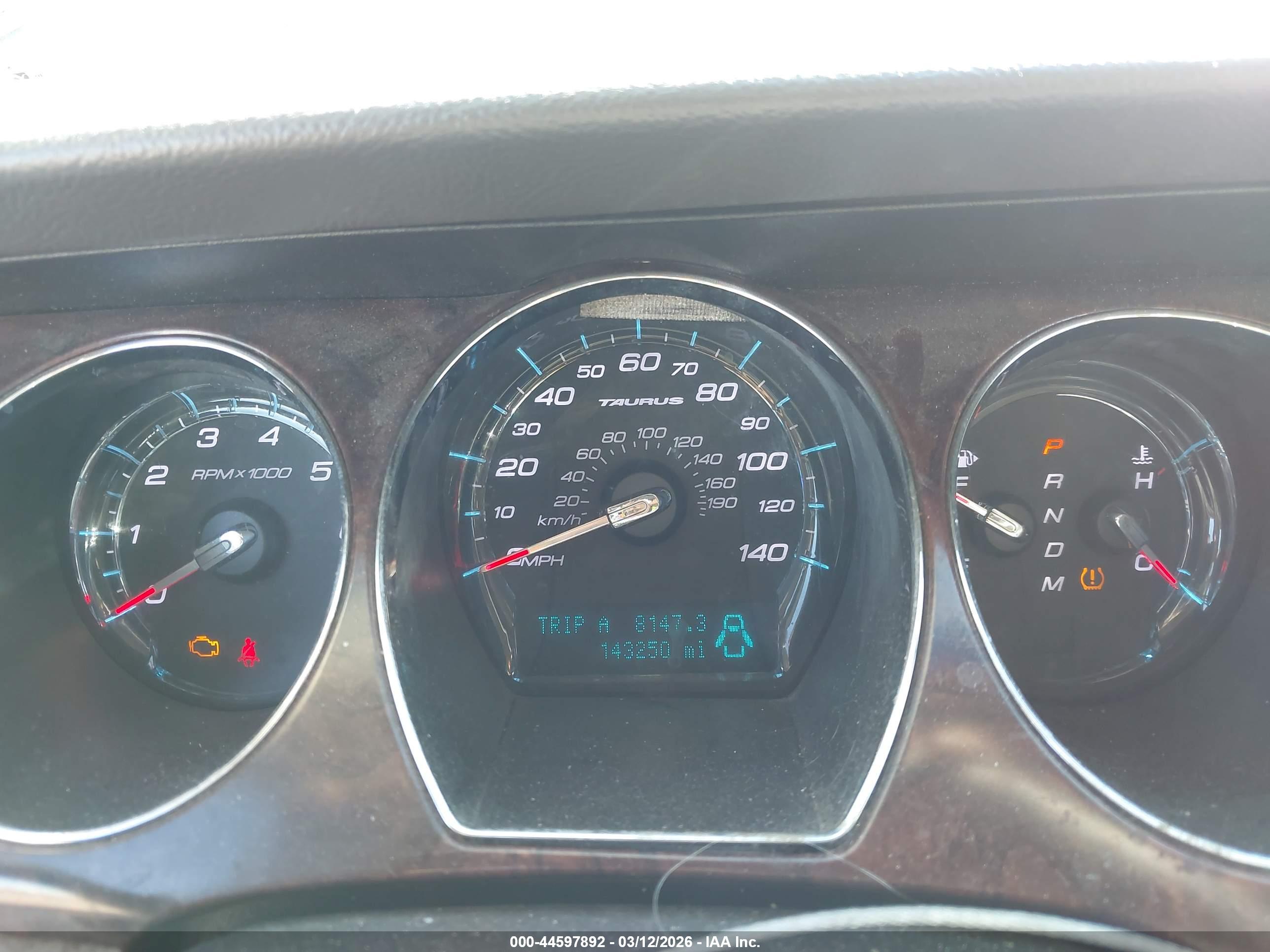 FORD TAURUS image 7