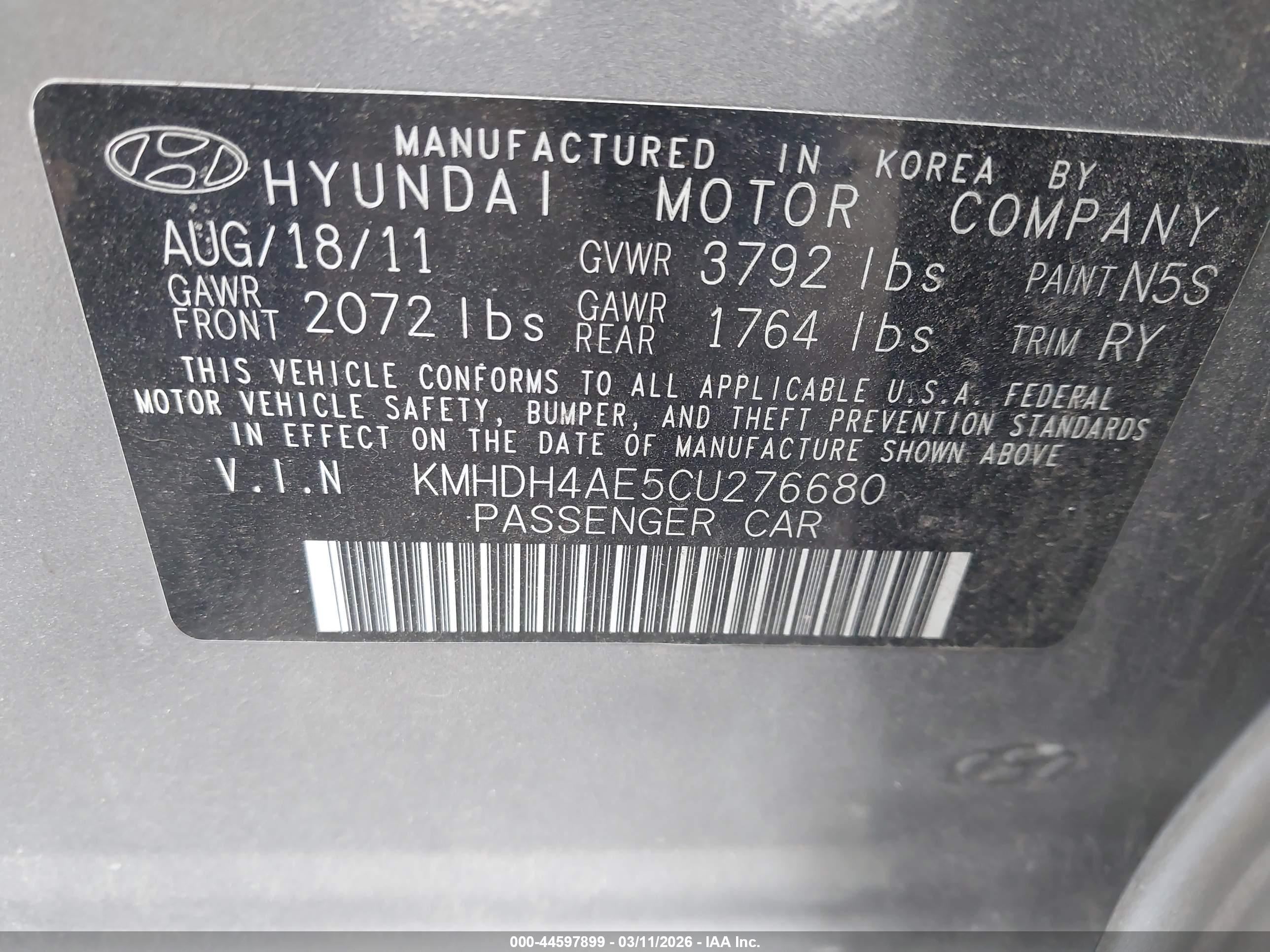 HYUNDAI ELANTRA image 9